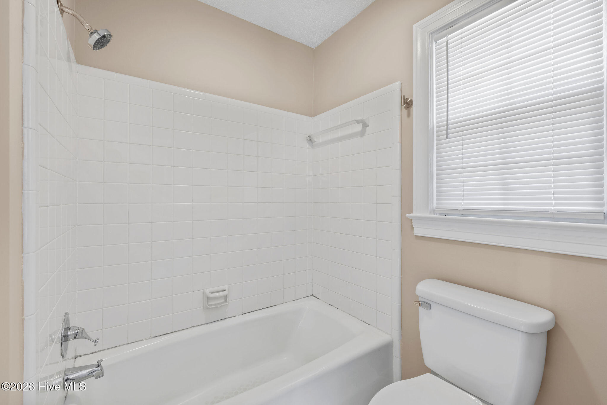 240 S Hillcrest Drive Property Photo 15