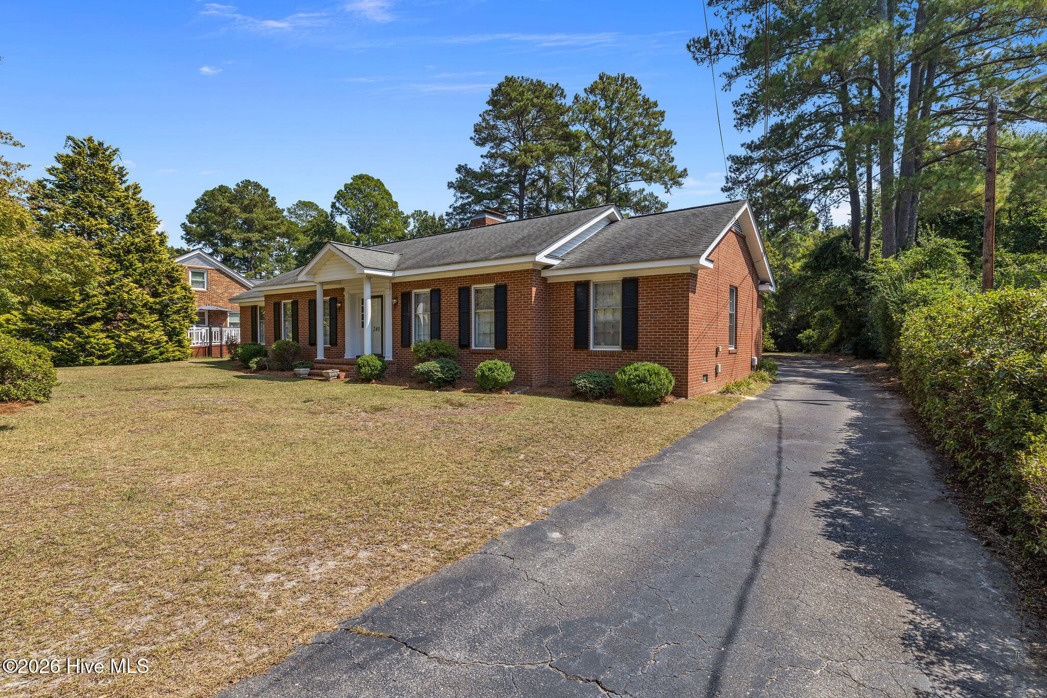 240 S Hillcrest Drive Property Photo 21