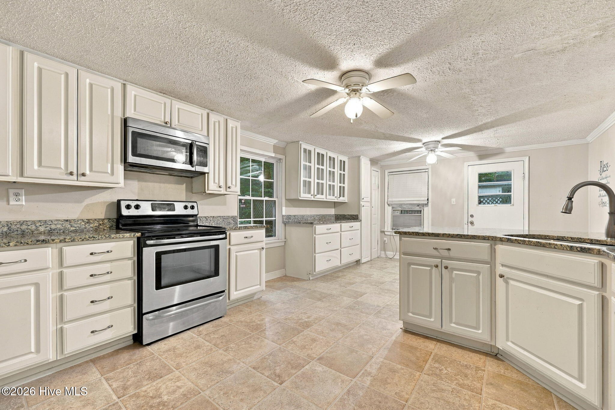 401 E Franklin Street Property Photo 5