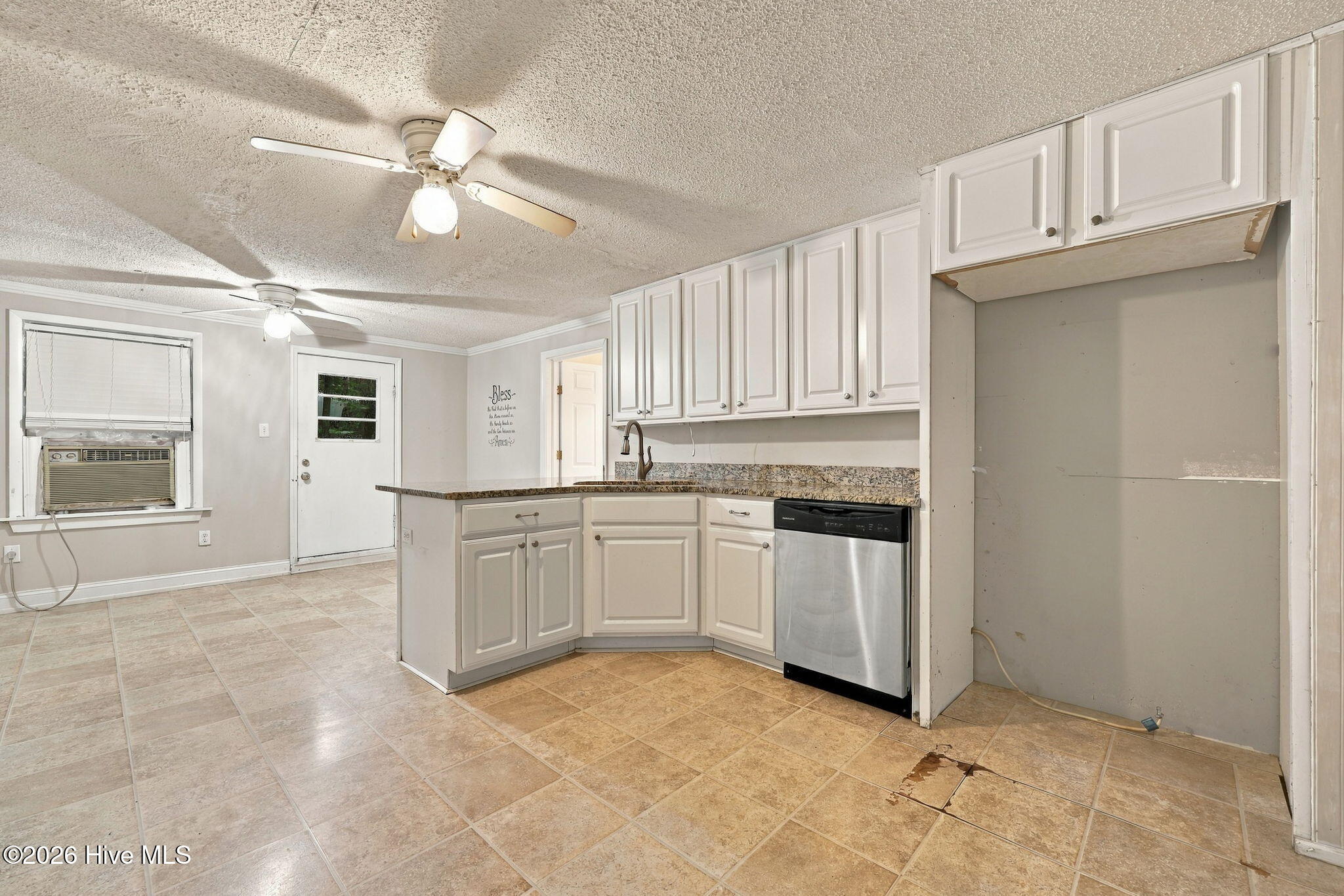 401 E Franklin Street Property Photo 6