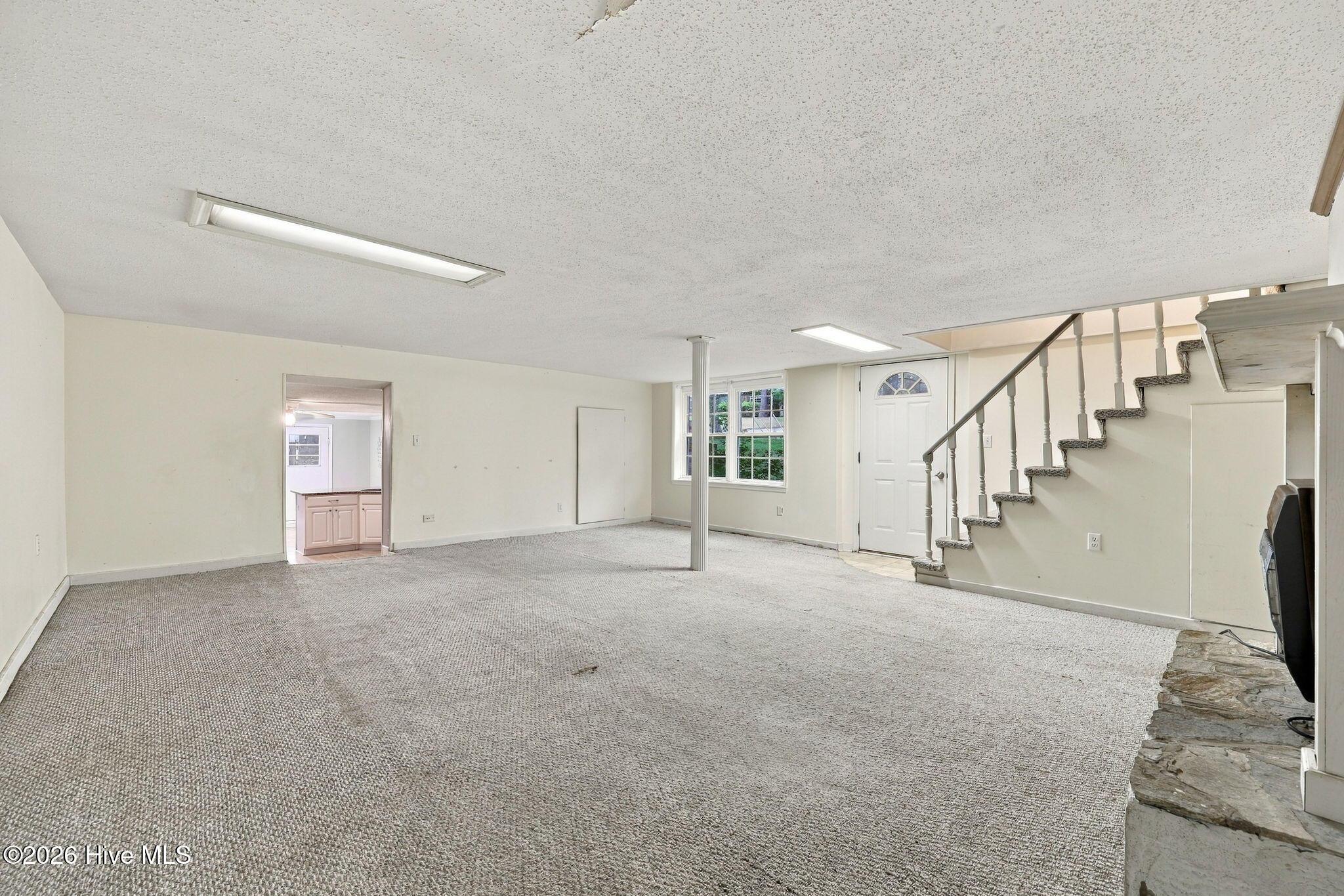401 E Franklin Street Property Photo 10