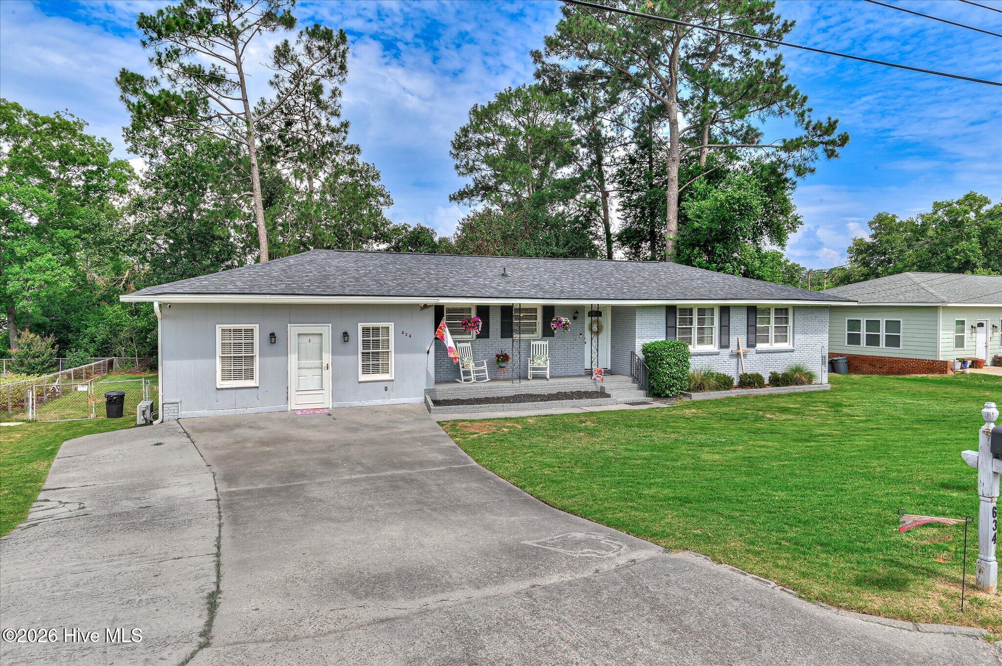 634 Victoria Drive Property Photo 3