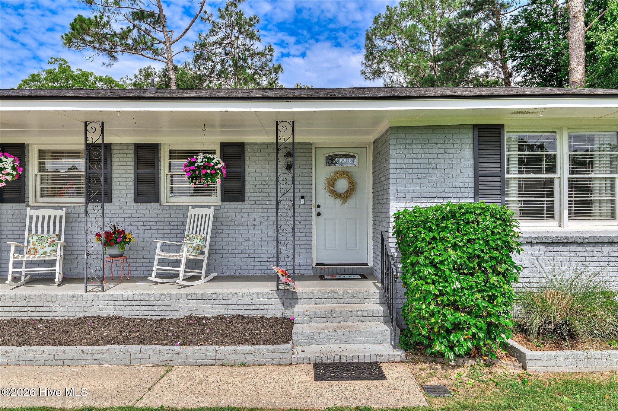 634 Victoria Drive Property Photo 4