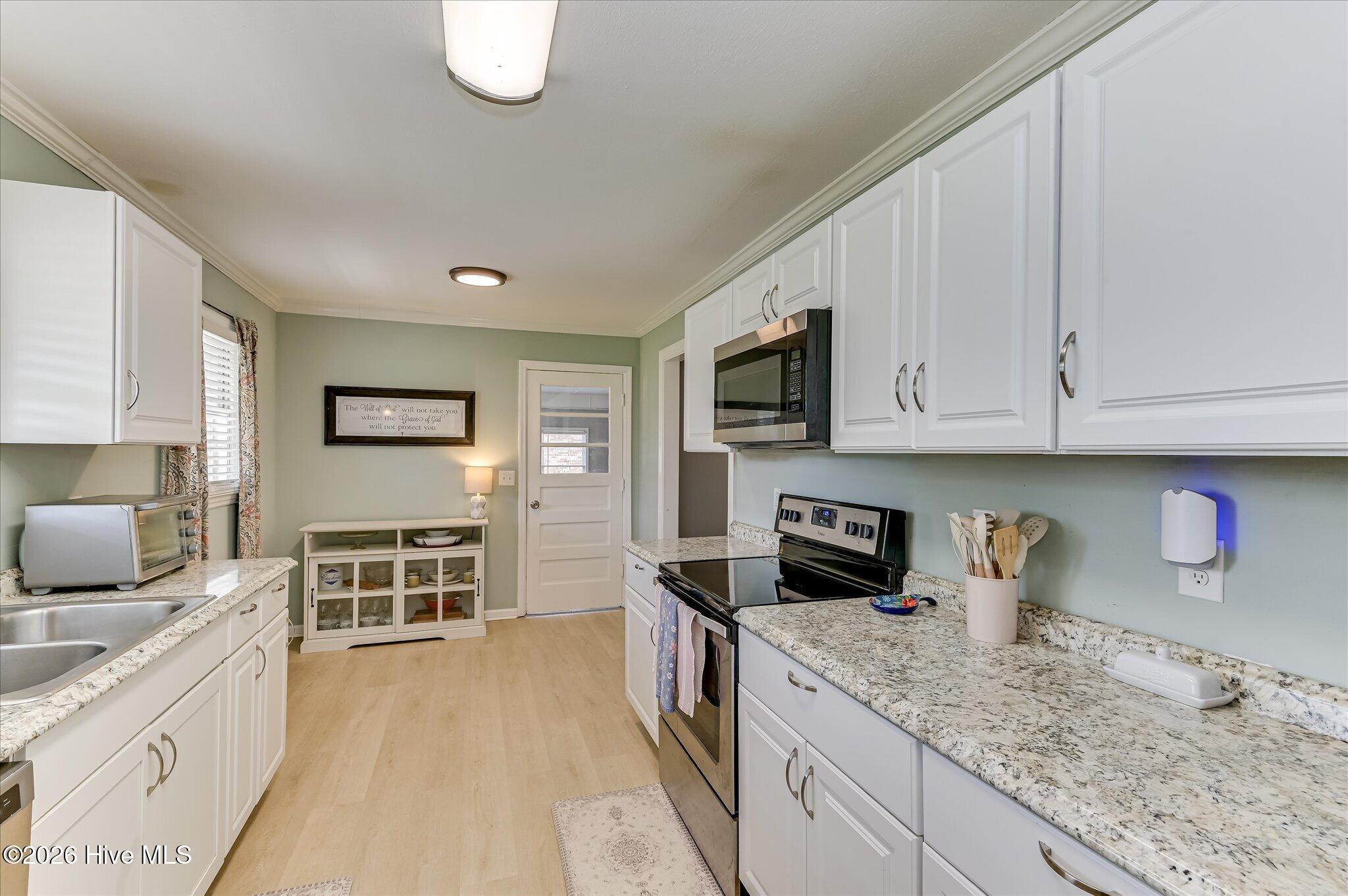 634 Victoria Drive Property Photo 19
