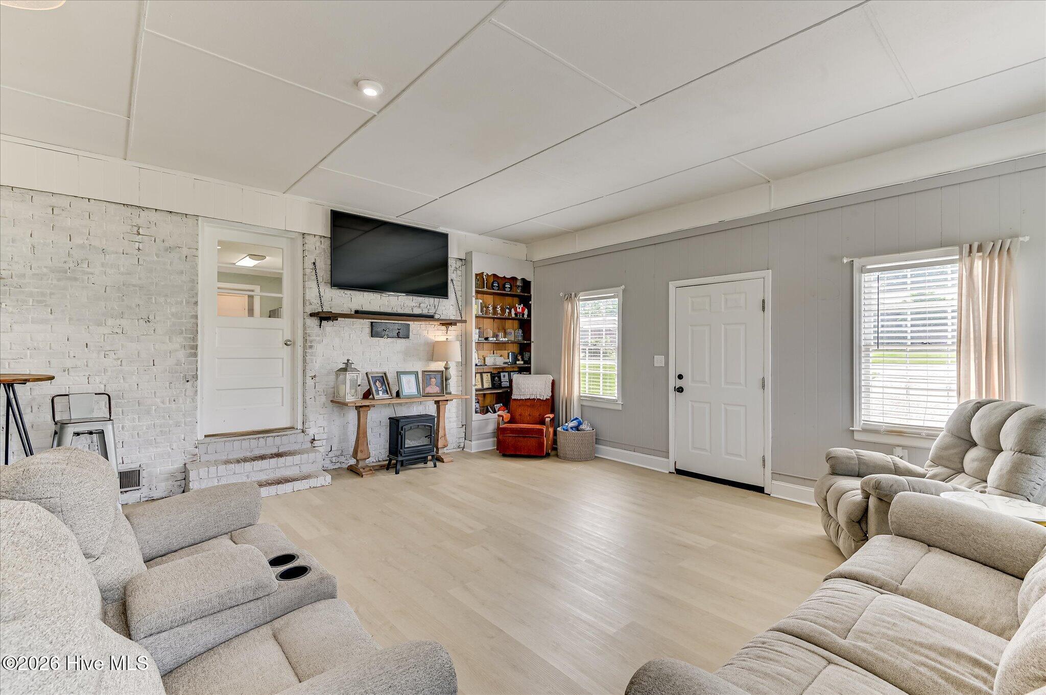 634 Victoria Drive Property Photo 20