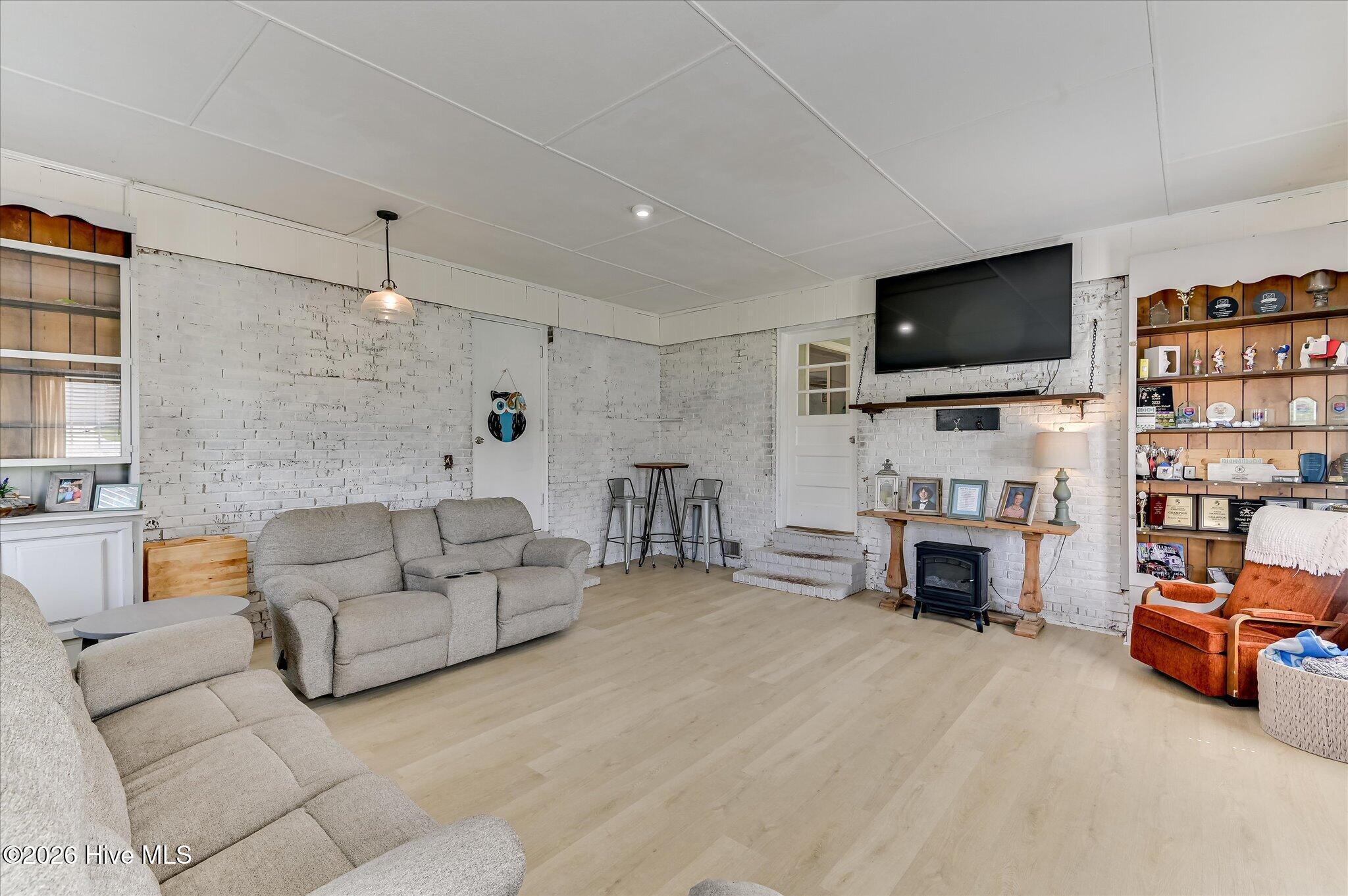 634 Victoria Drive Property Photo 21