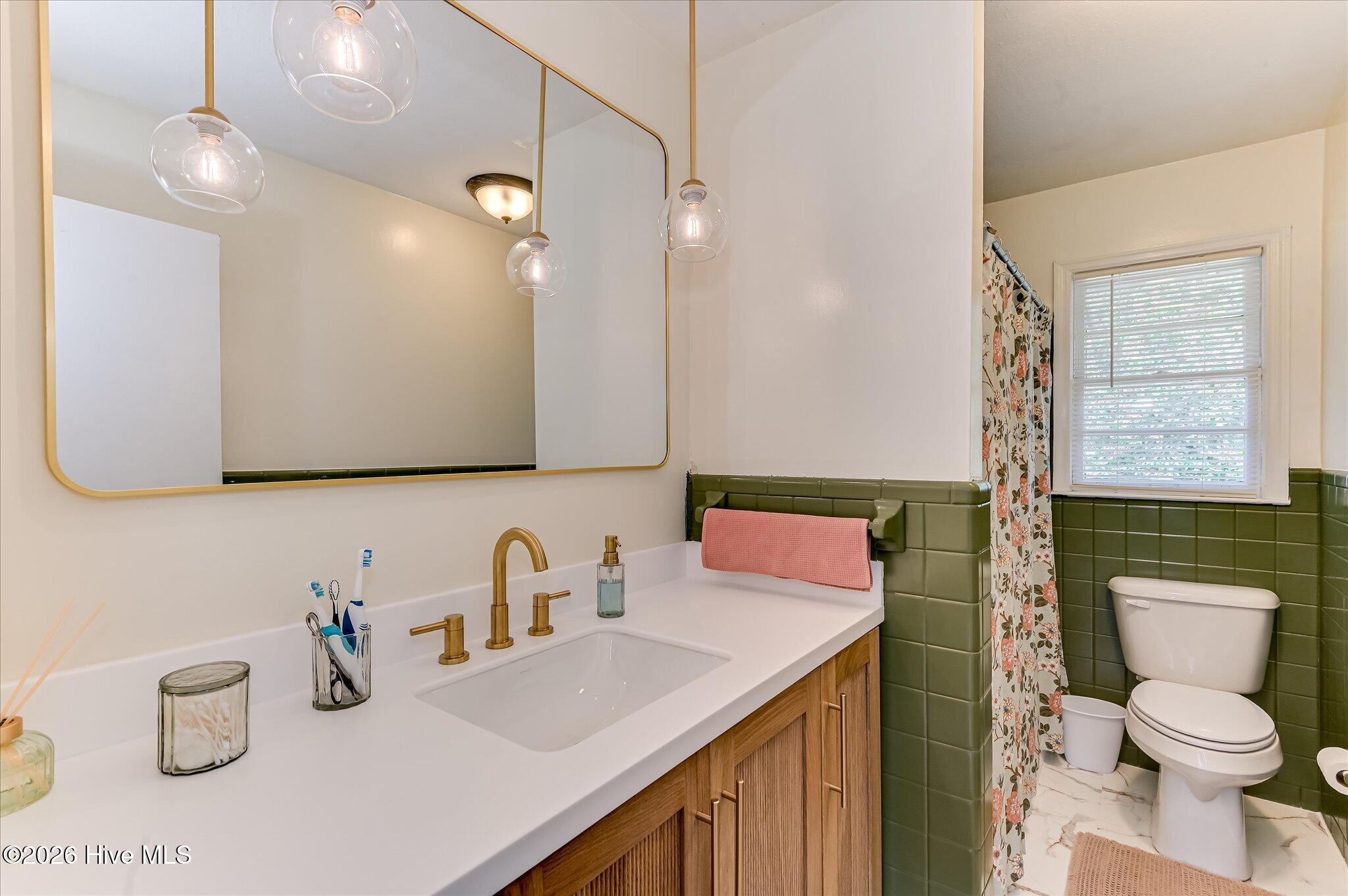 634 Victoria Drive Property Photo 31