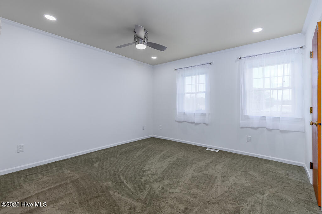 301 Murdoch Road Property Photo 14