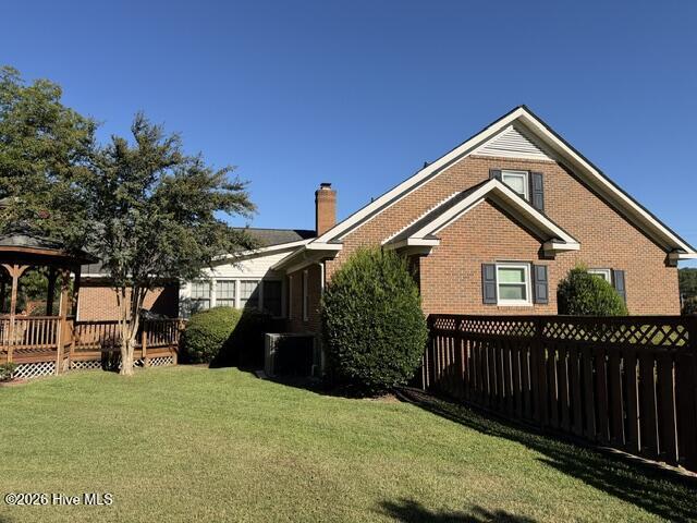 301 Davis Street Property Photo 9