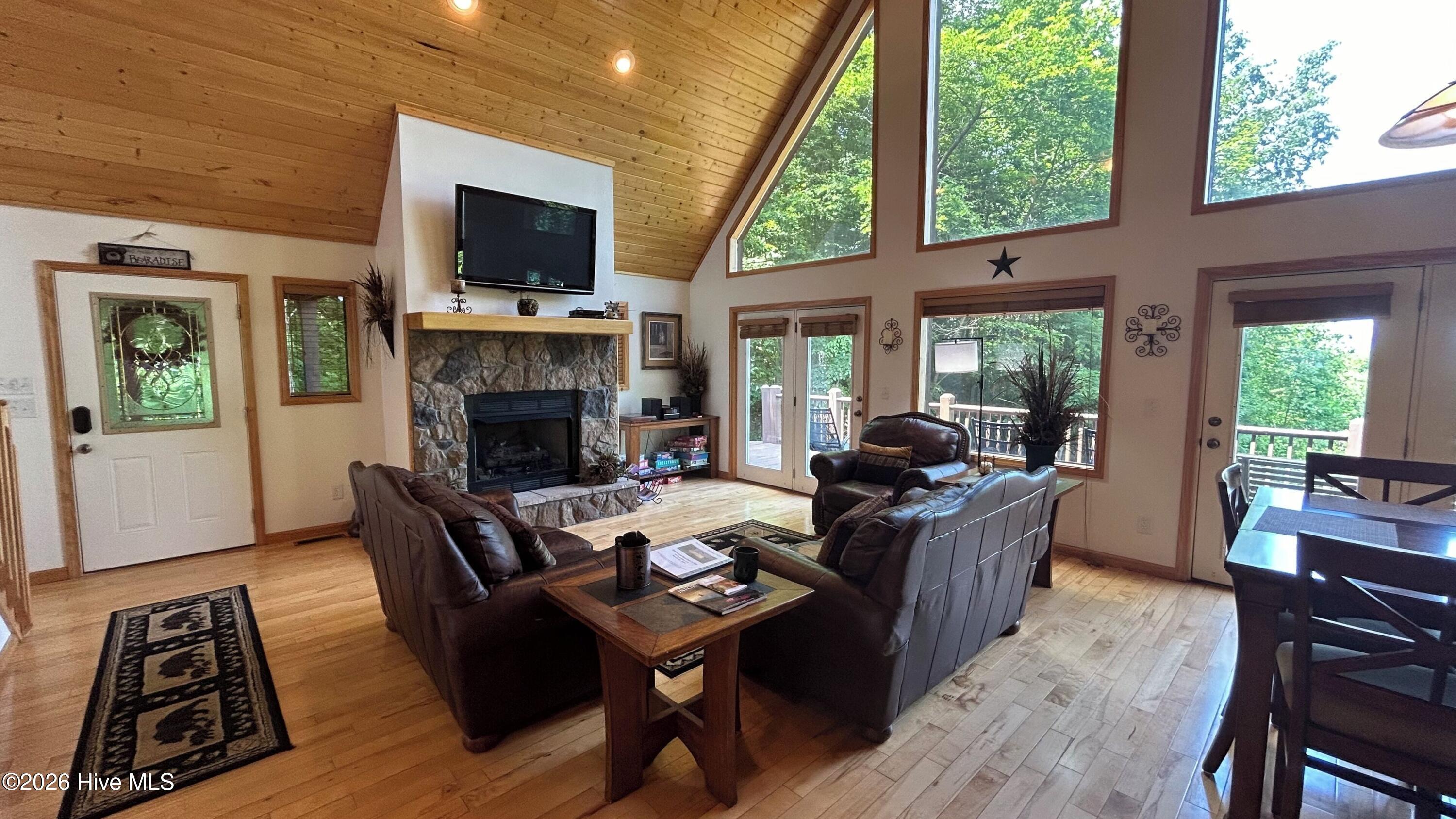 660 Buck Ridge Drive Property Photo 3