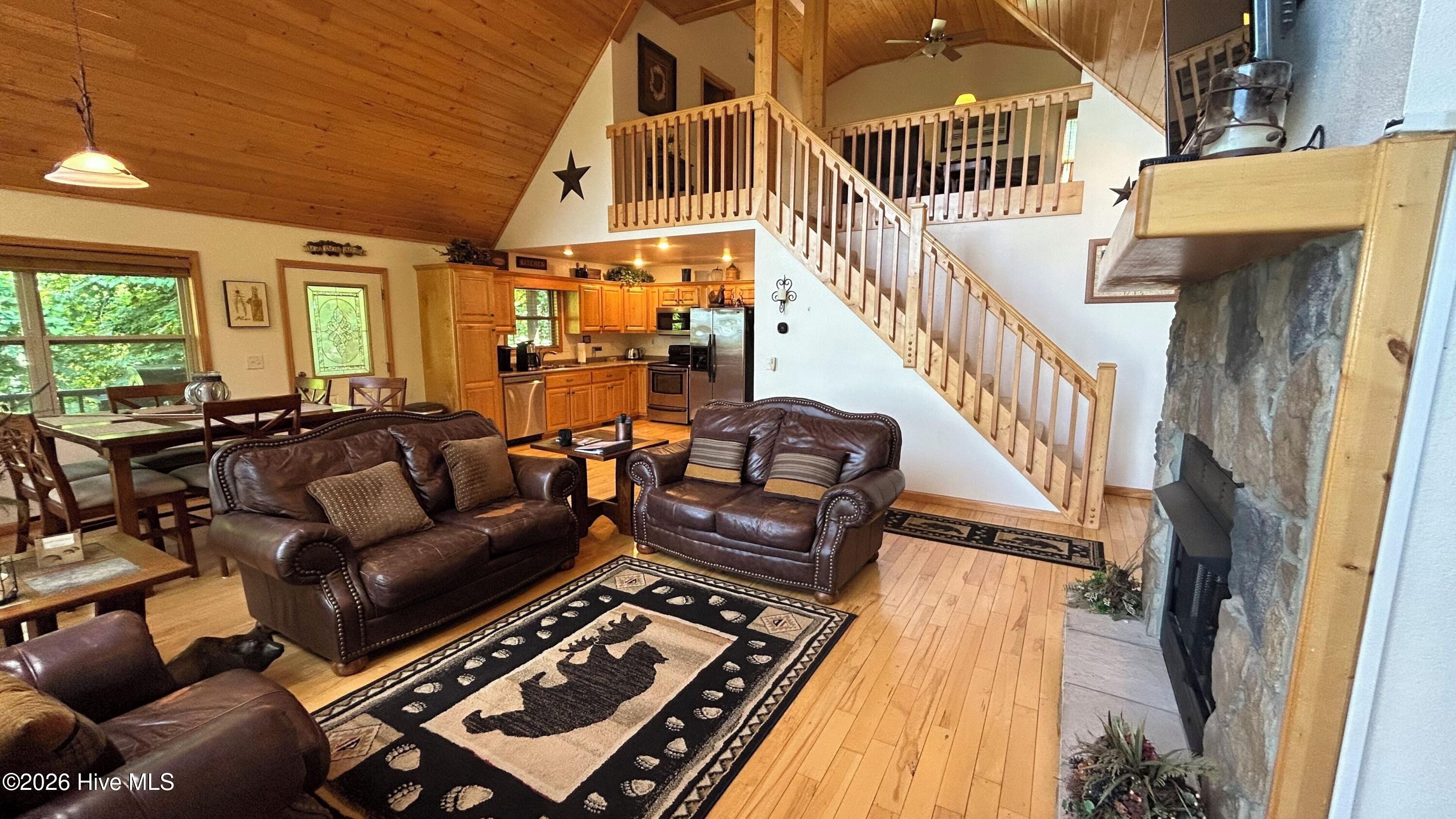 660 Buck Ridge Drive Property Photo 4