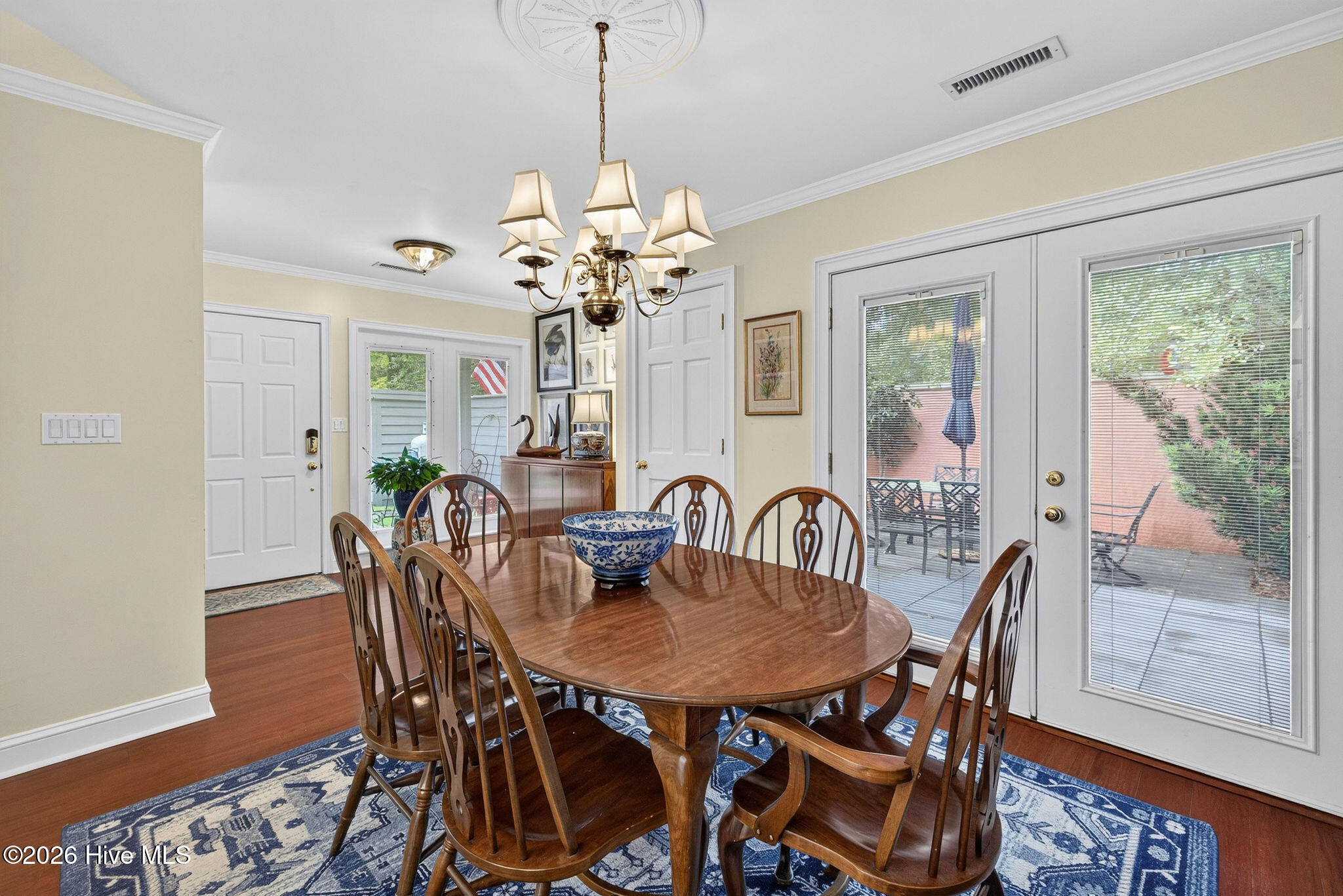 1425 Suncourt Villa Drive Property Photo 8