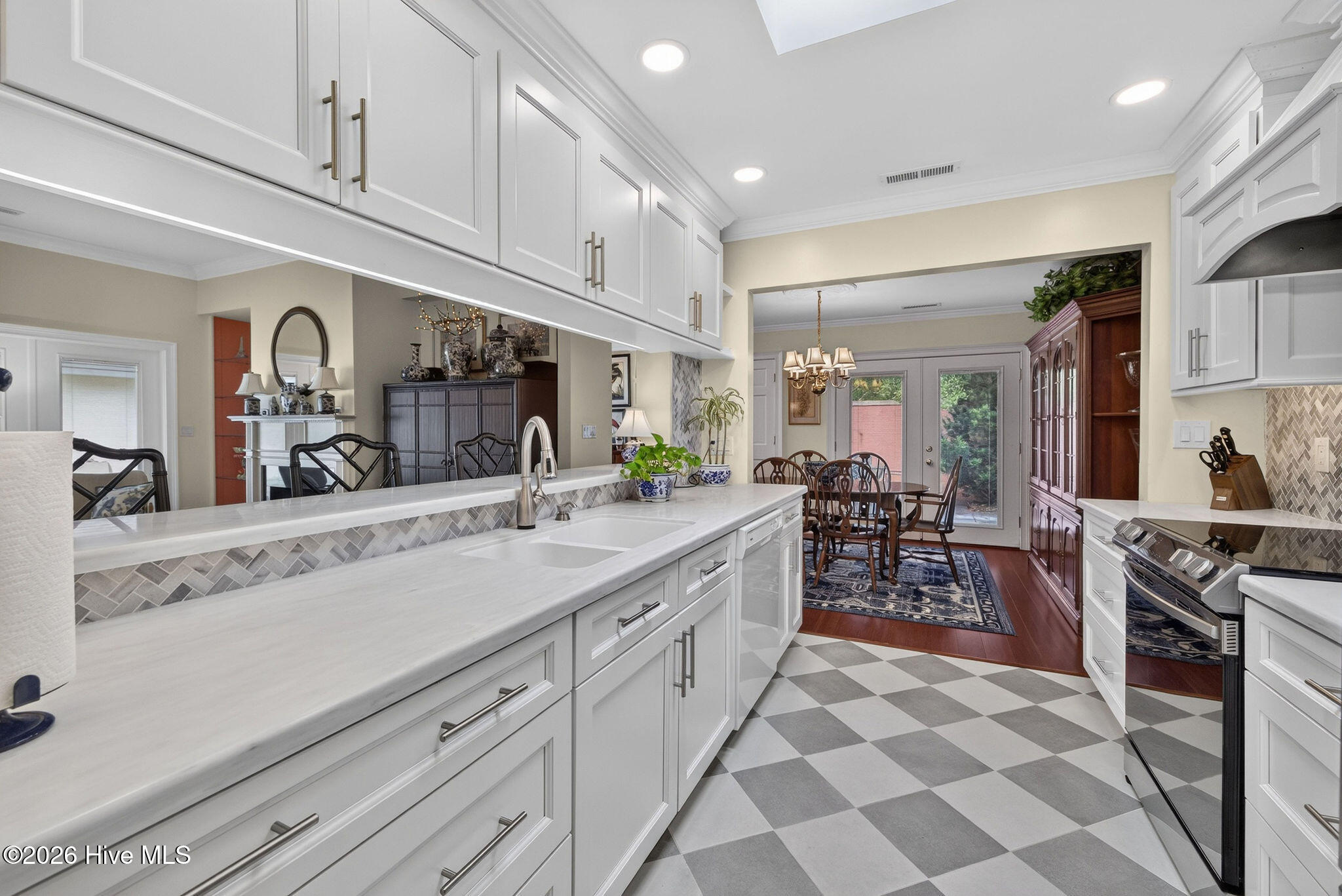 1425 Suncourt Villa Drive Property Photo 12