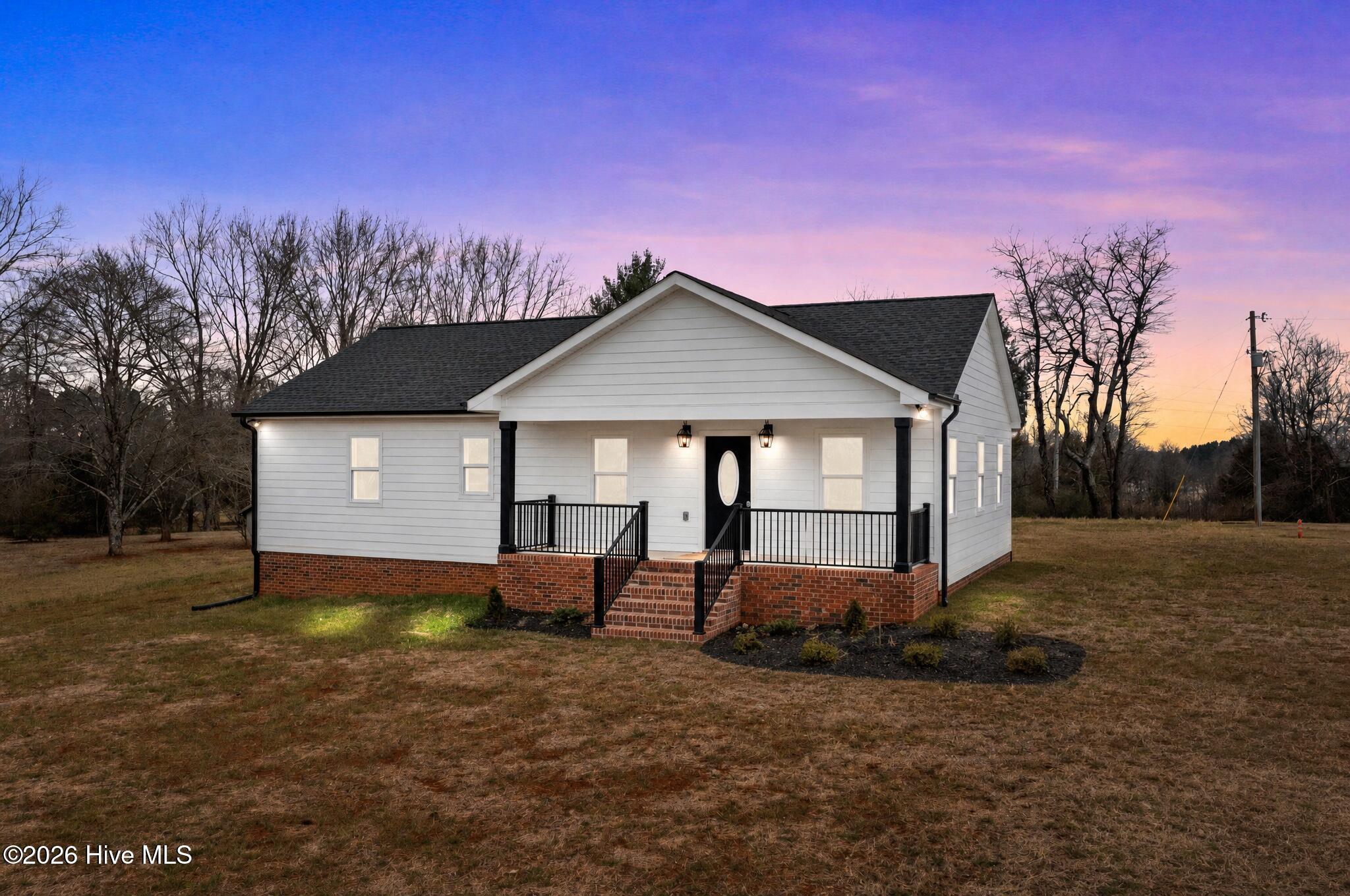 825 Washington Post Road Property Photo 1
