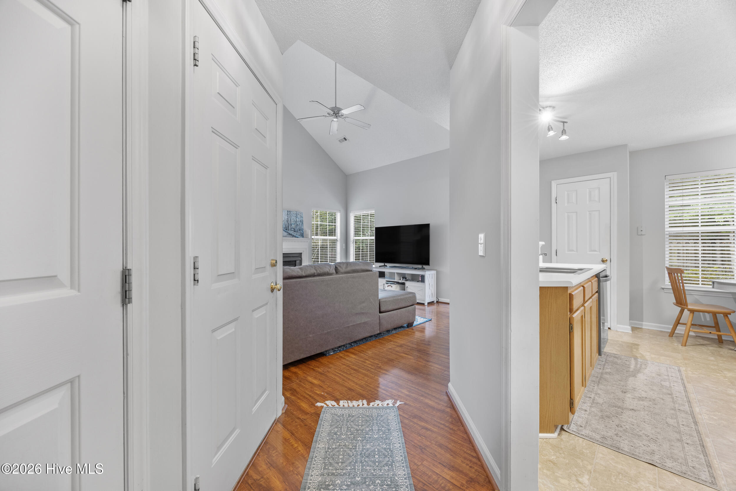 4918 Split Rail Drive Property Photo 10