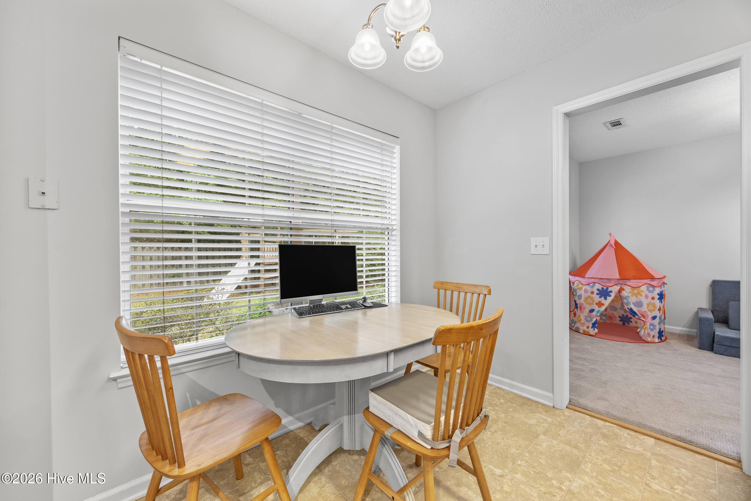 4918 Split Rail Drive Property Photo 14