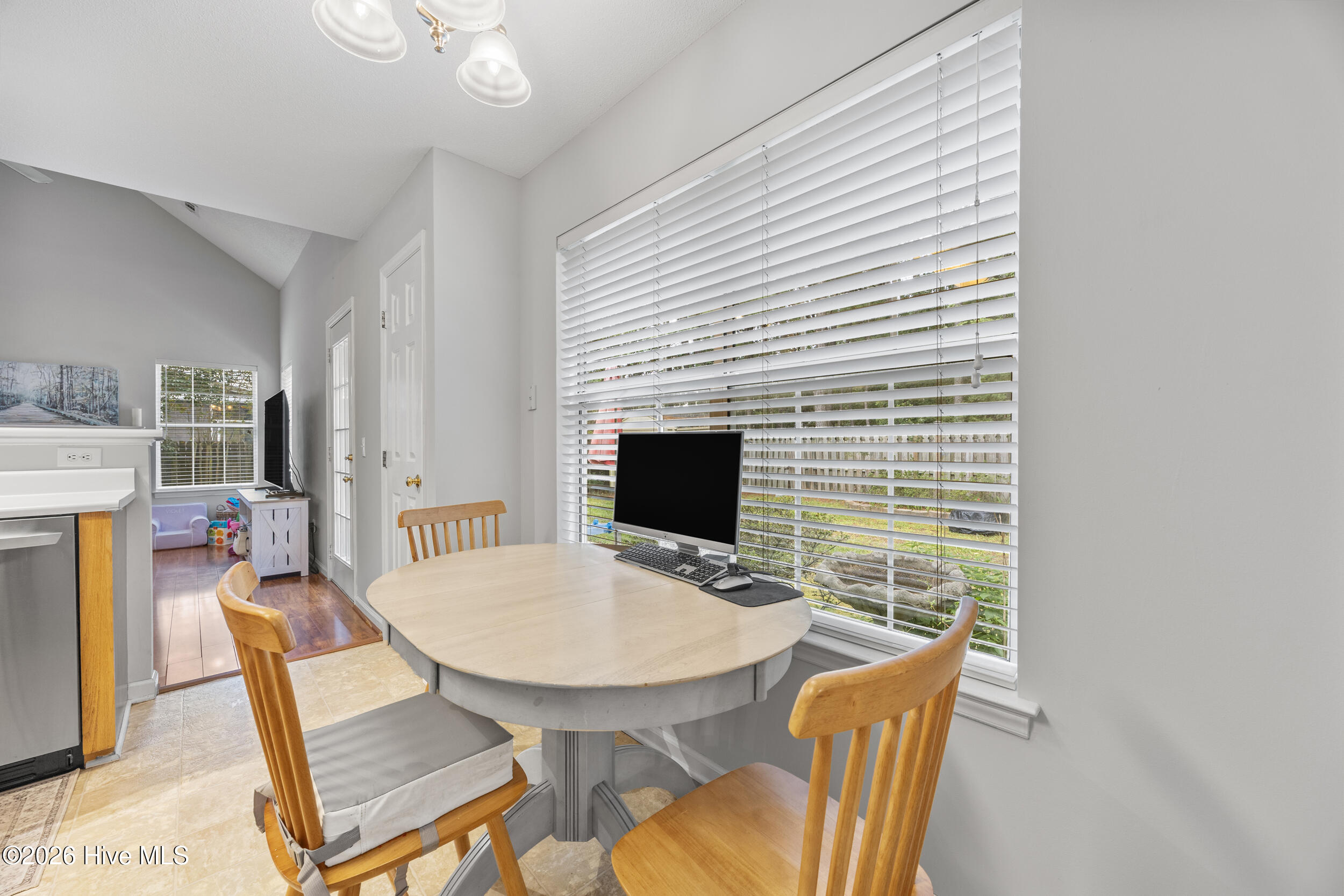 4918 Split Rail Drive Property Photo 15