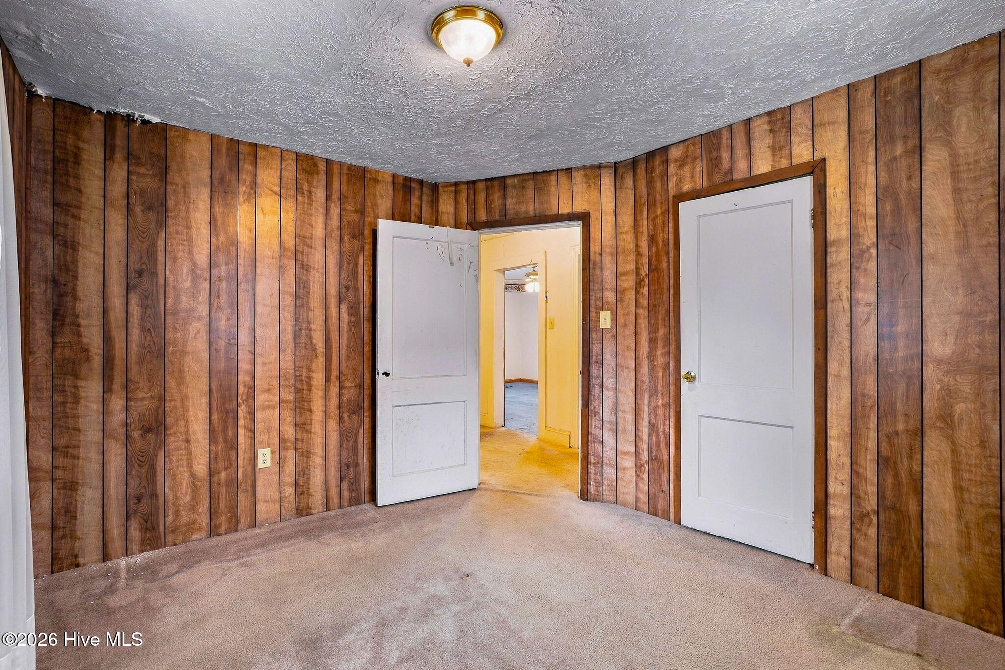 305 N Charles Street Property Photo 18