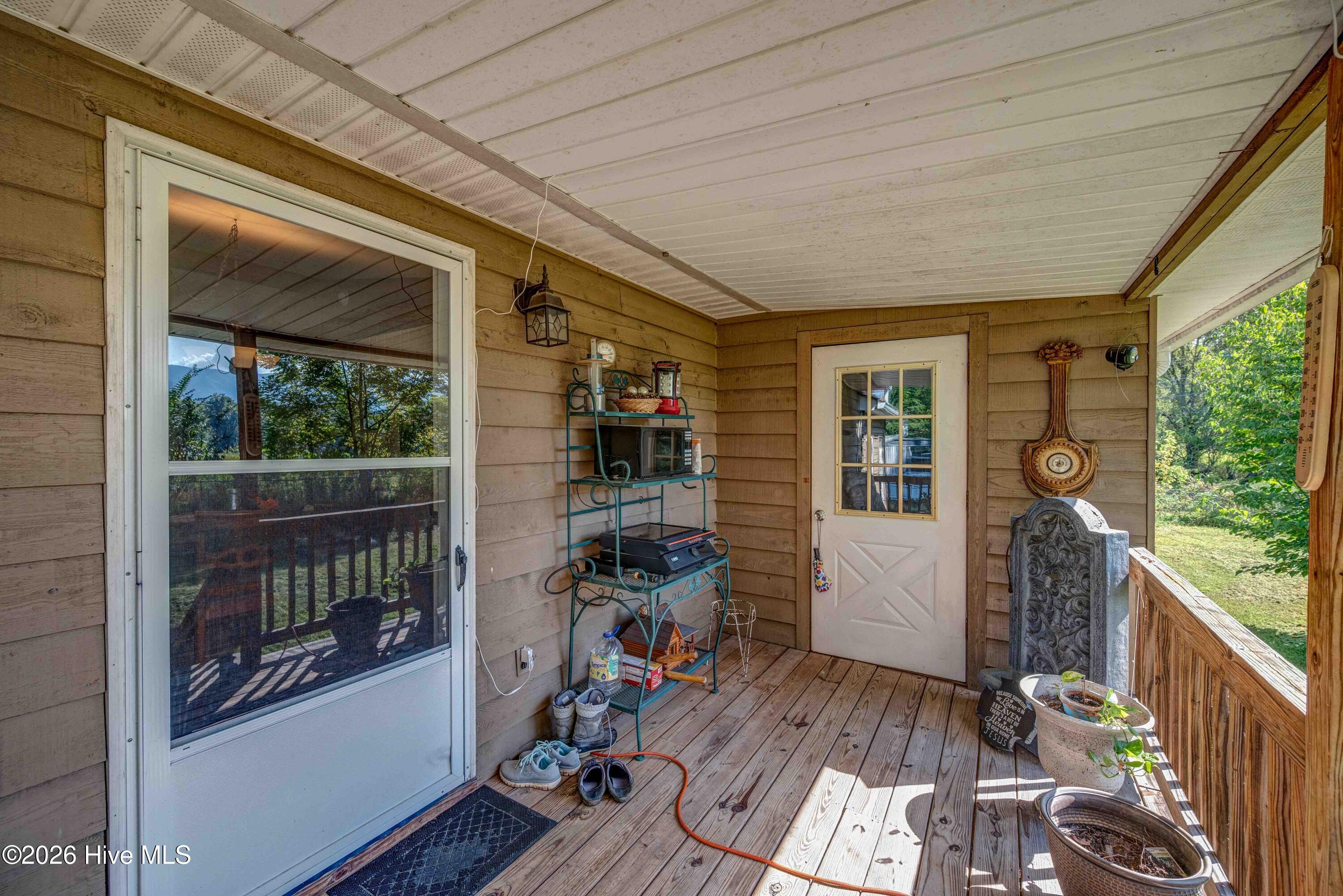 94 West Memorial Drive Property Photo 37