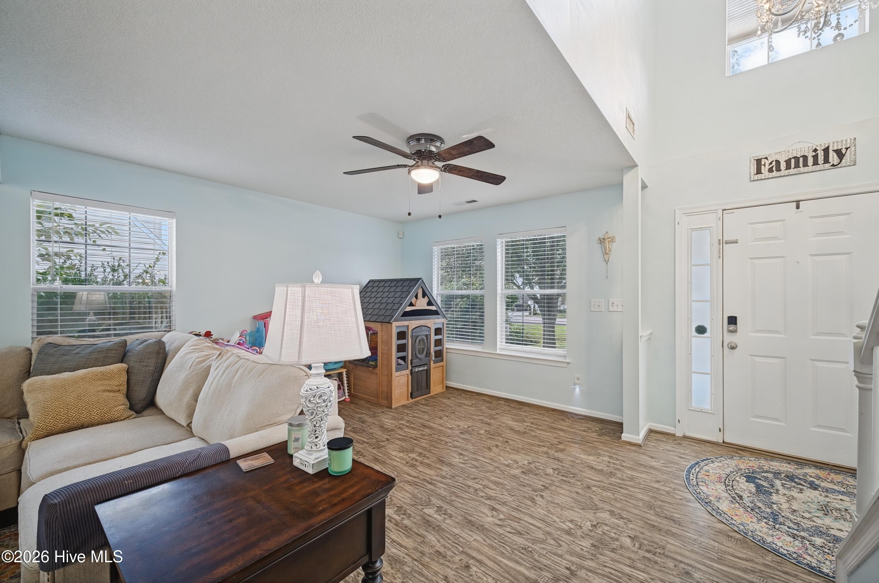142 Green View Road Property Photo 7