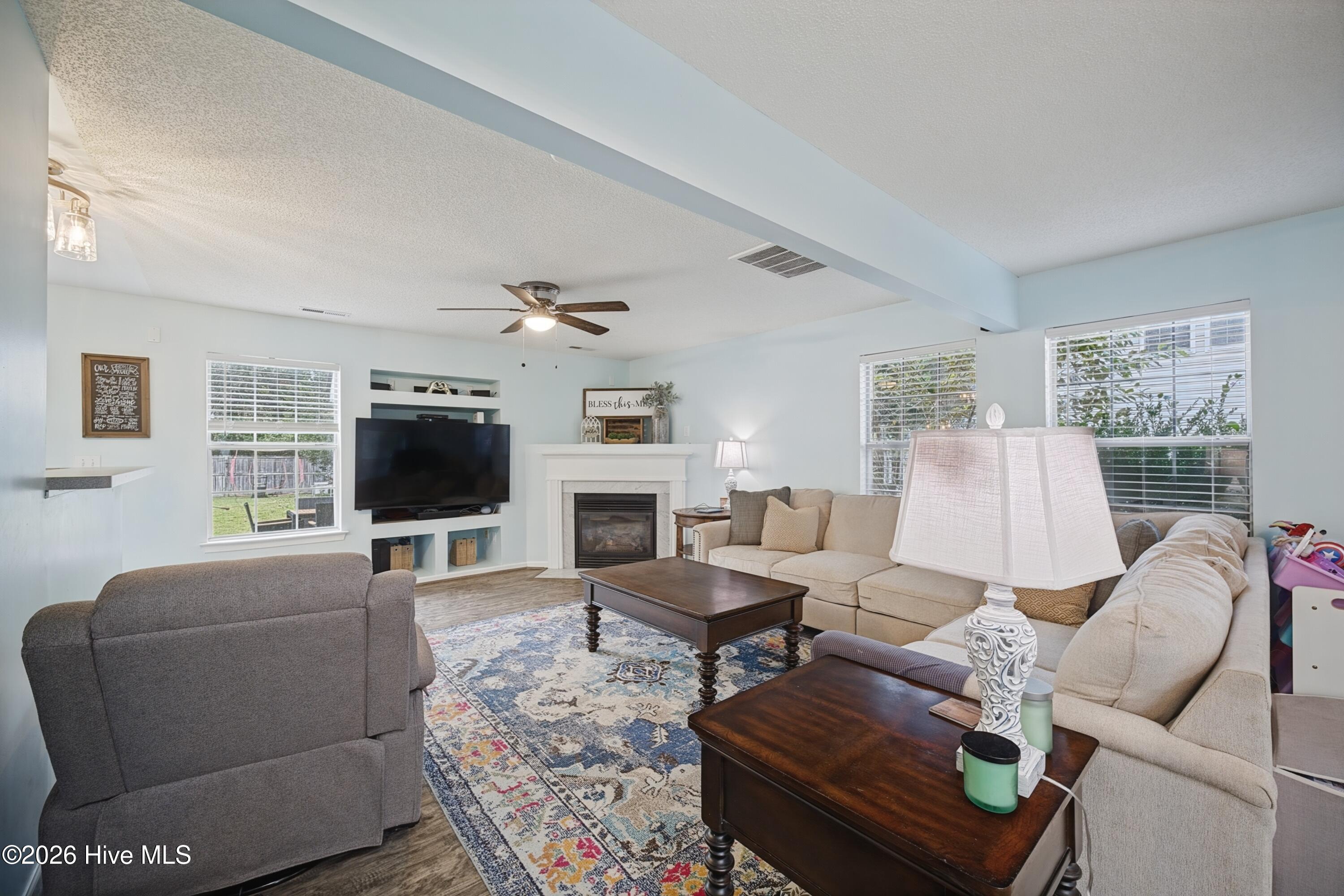 142 Green View Road Property Photo 8