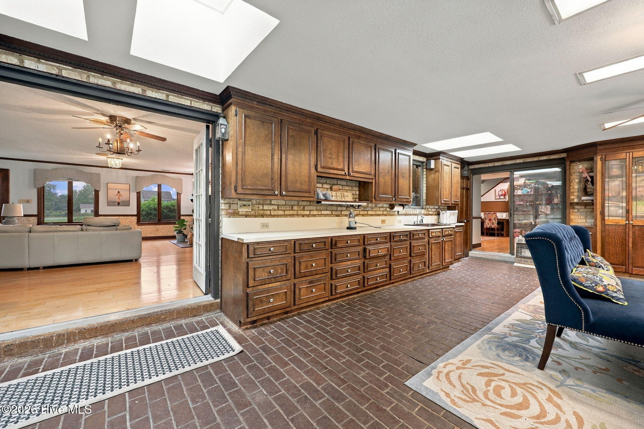 2904 Mills Road Property Photo 13