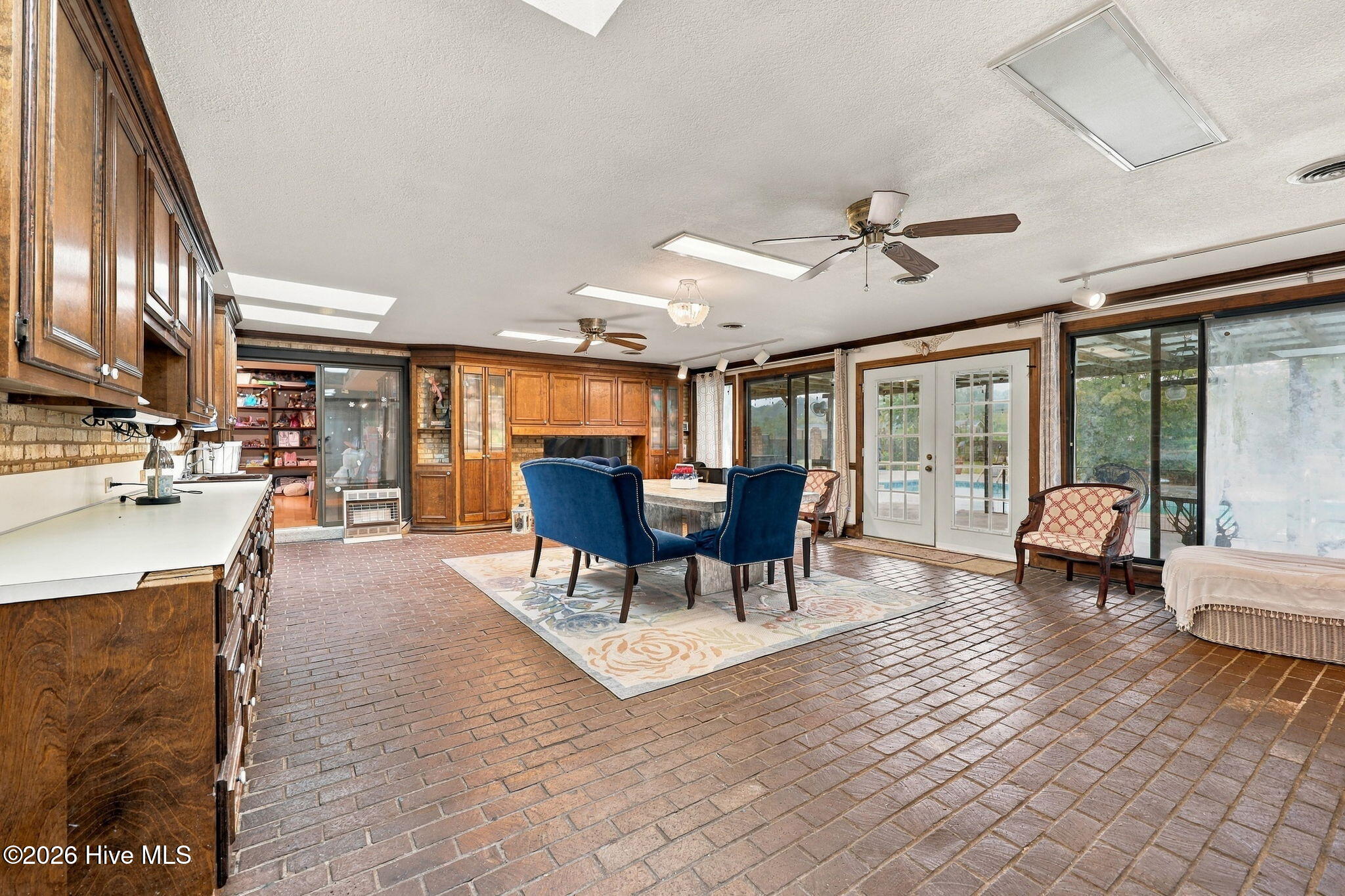 2904 Mills Road Property Photo 16