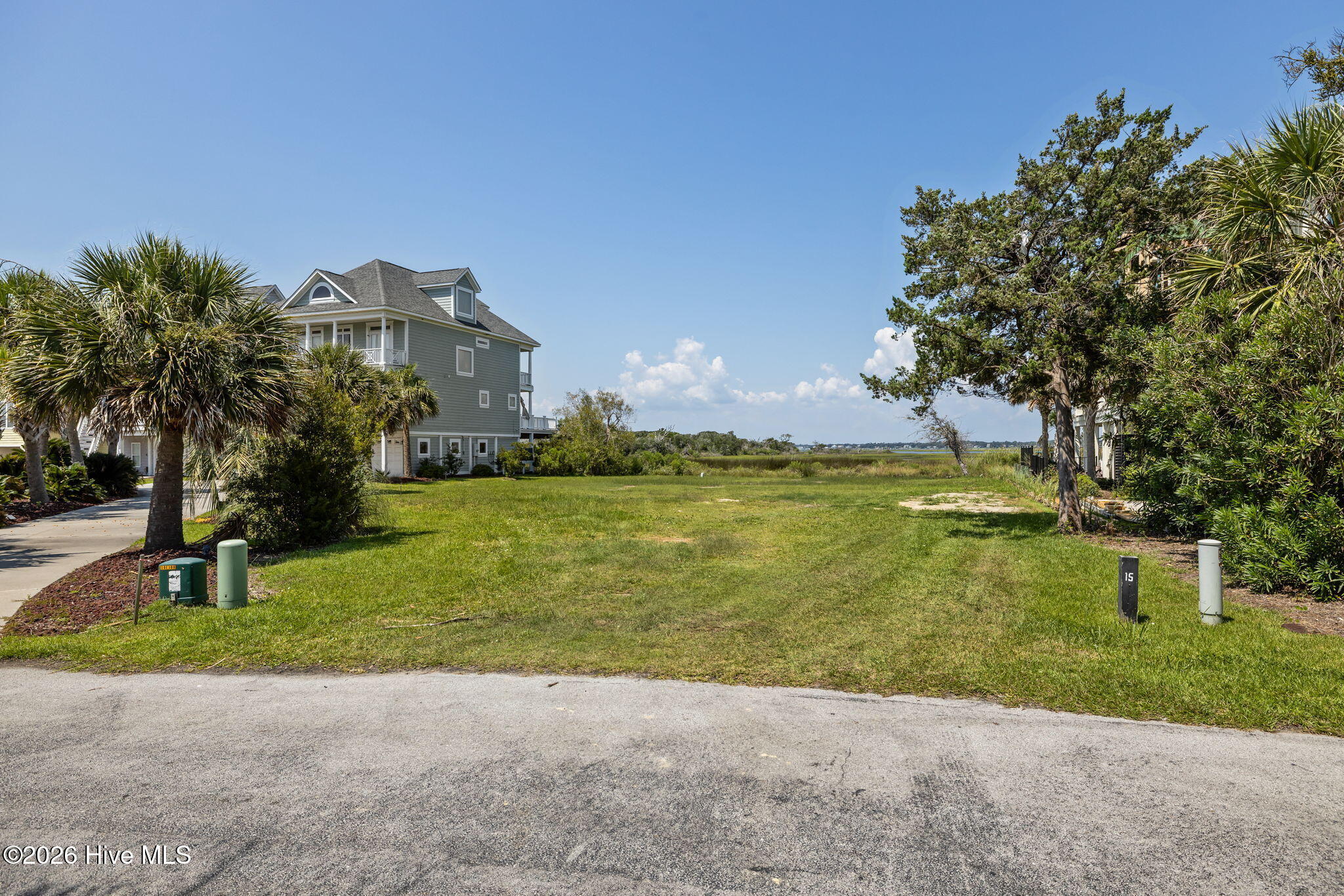 123 & 125 Coral Bay Court