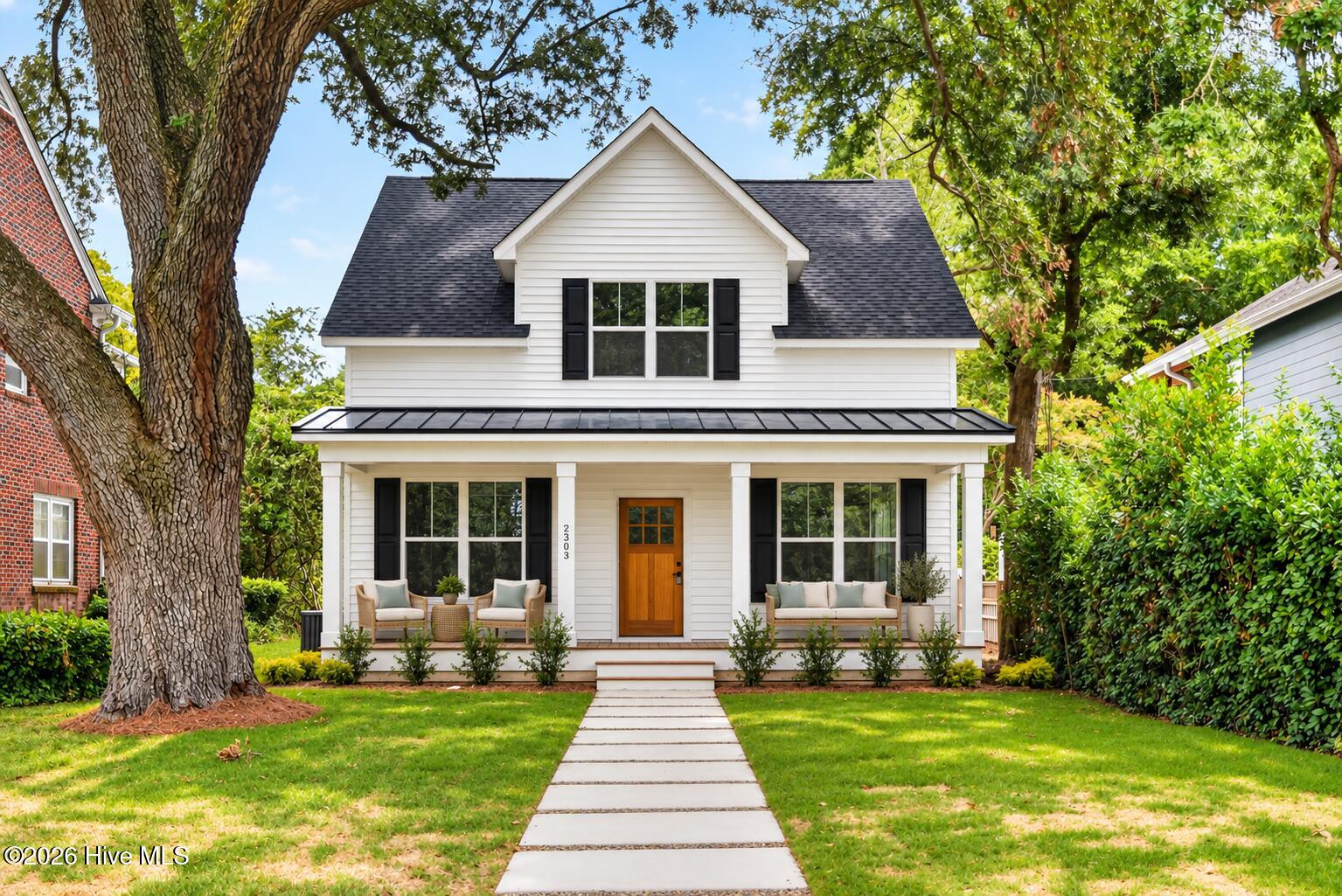 2303 Chestnut Street Property Photo 1