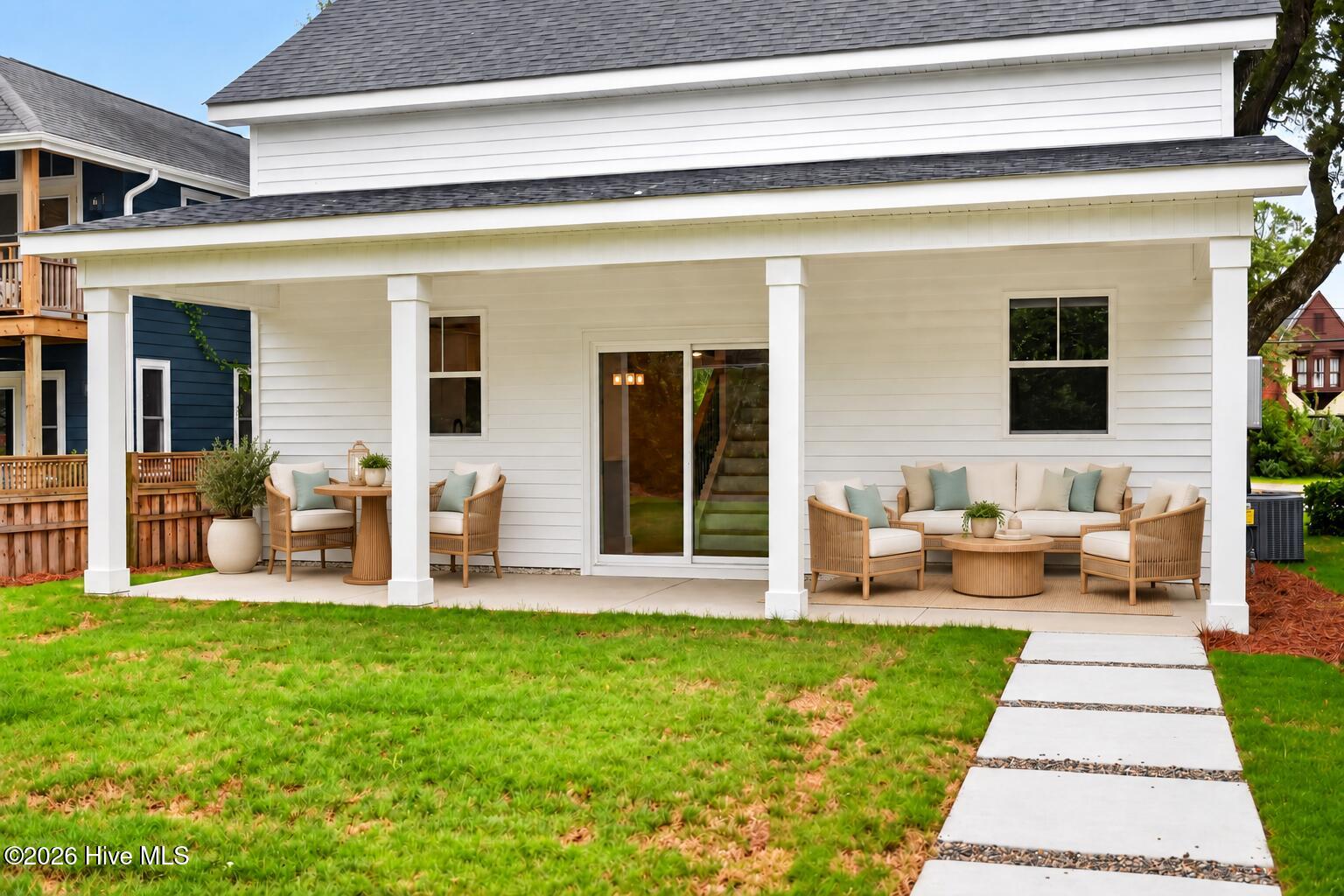 2303 Chestnut Street Property Photo 6