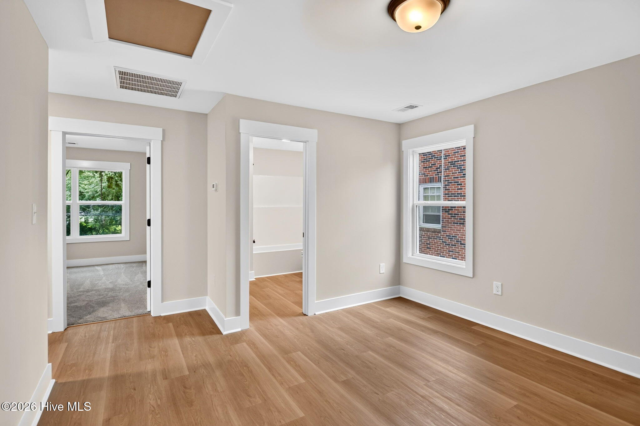 2303 Chestnut Street Property Photo 35