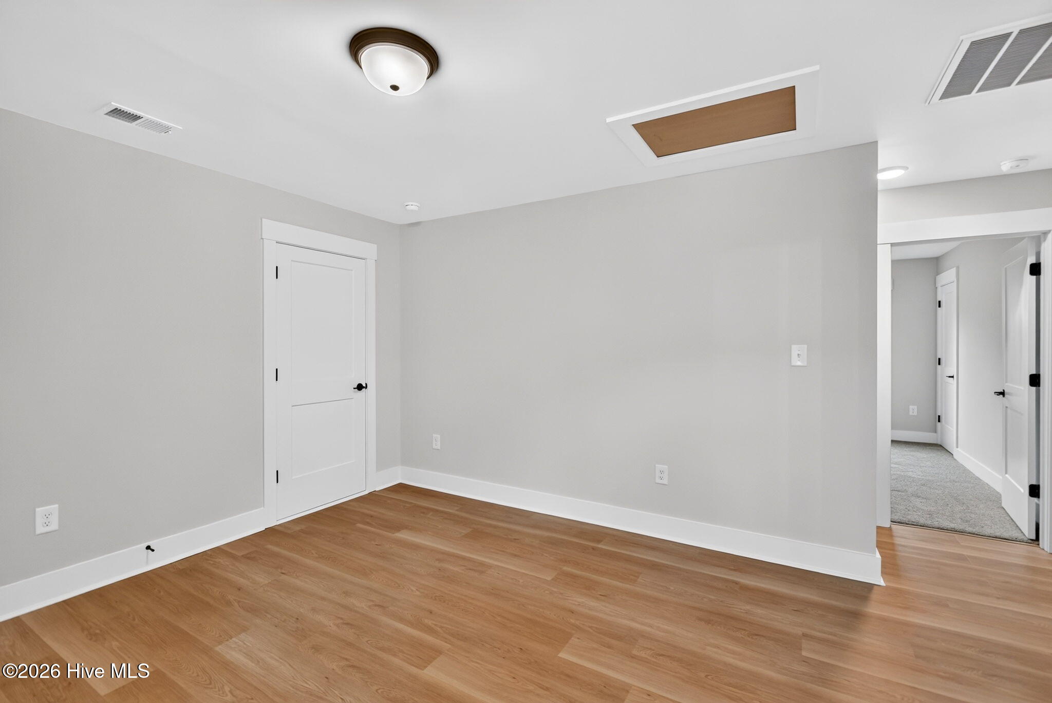 2303 Chestnut Street Property Photo 37