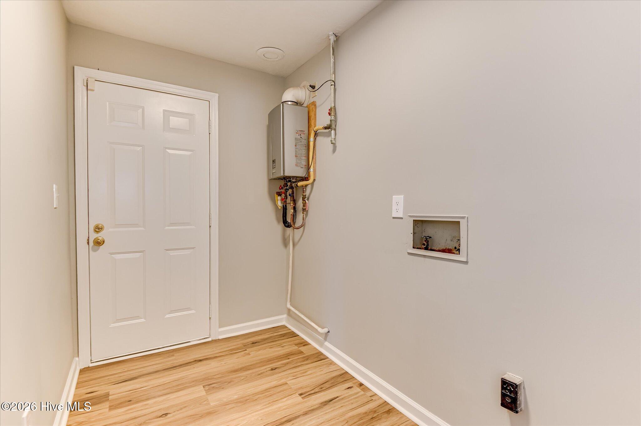 3738 Fairington Drive Property Photo 10
