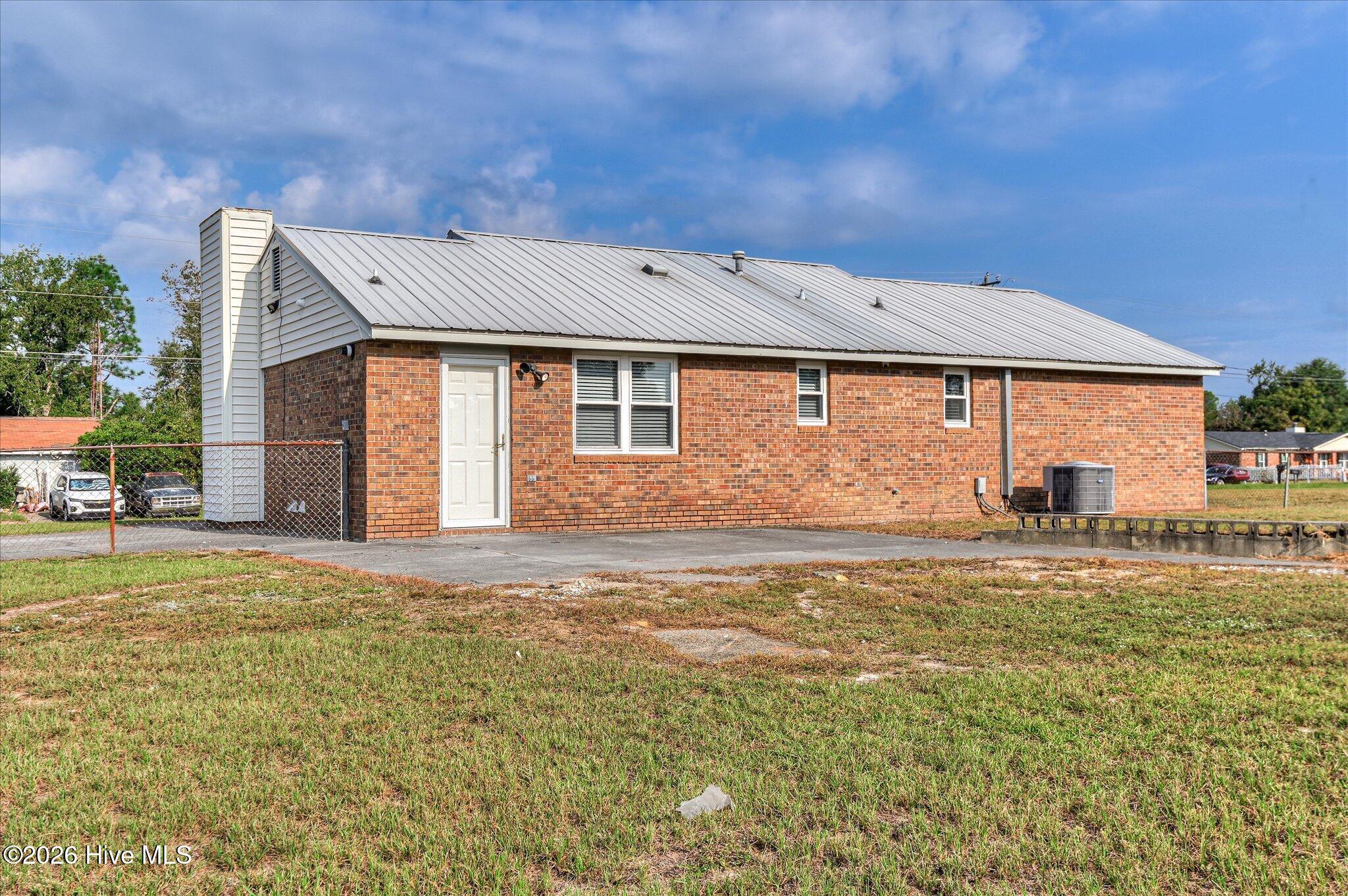 3738 Fairington Drive Property Photo 22