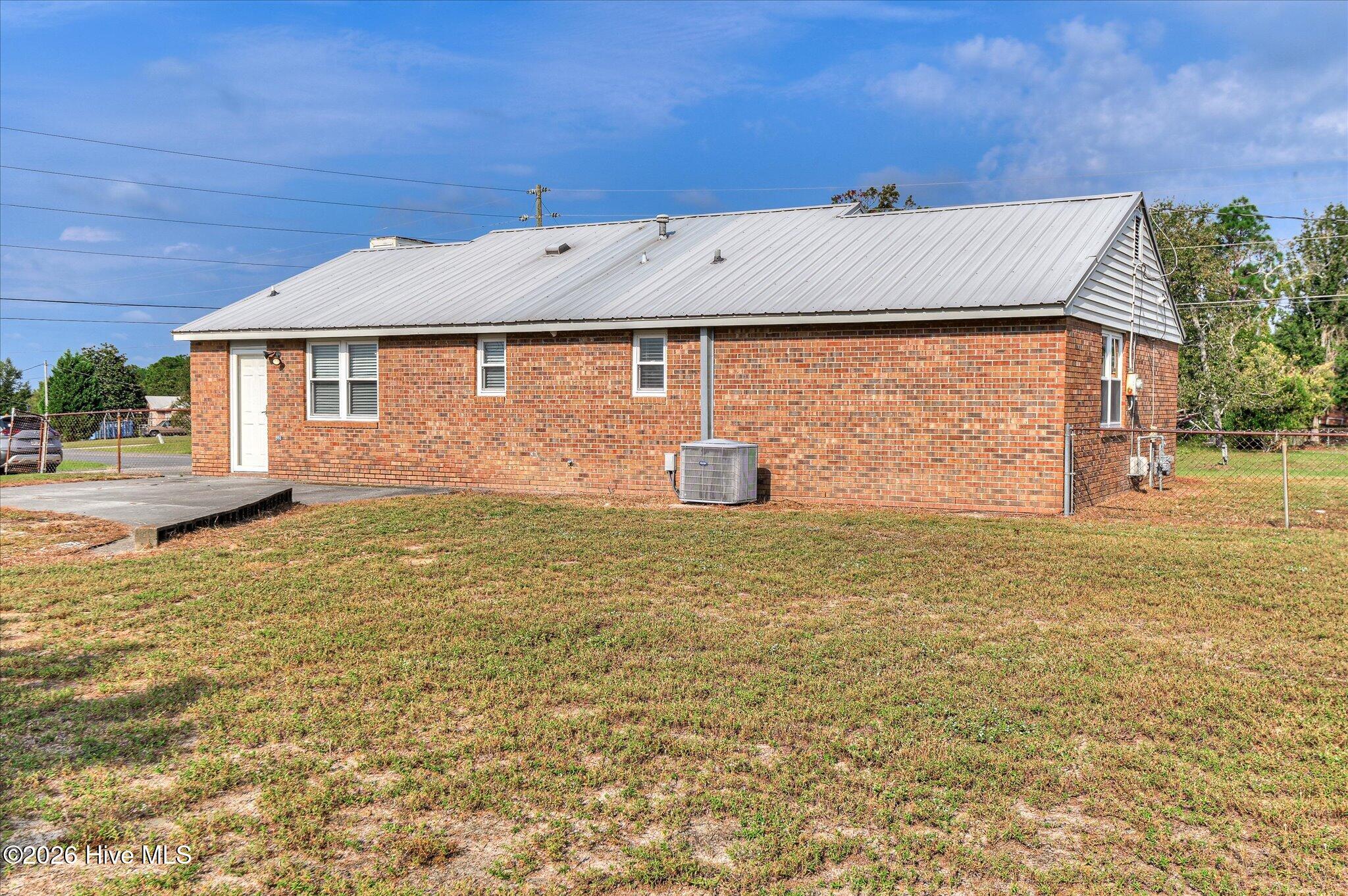 3738 Fairington Drive Property Photo 23