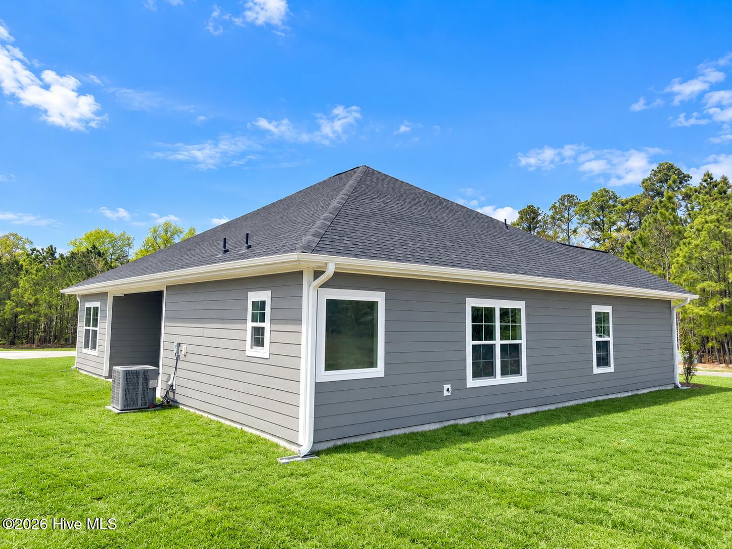 2105 Sandbrook Loop Property Photo 4