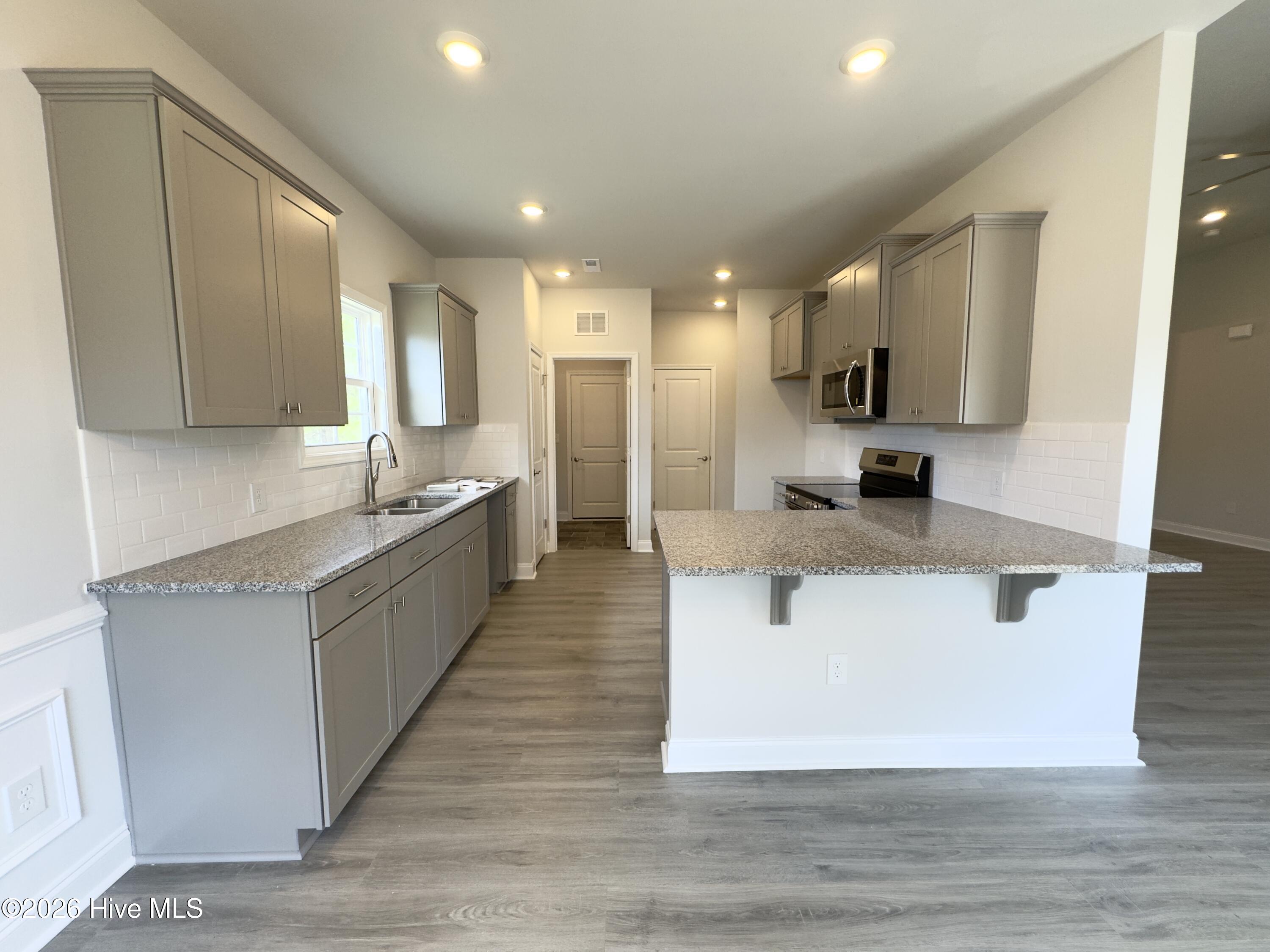 2105 Sandbrook Loop Property Photo 8