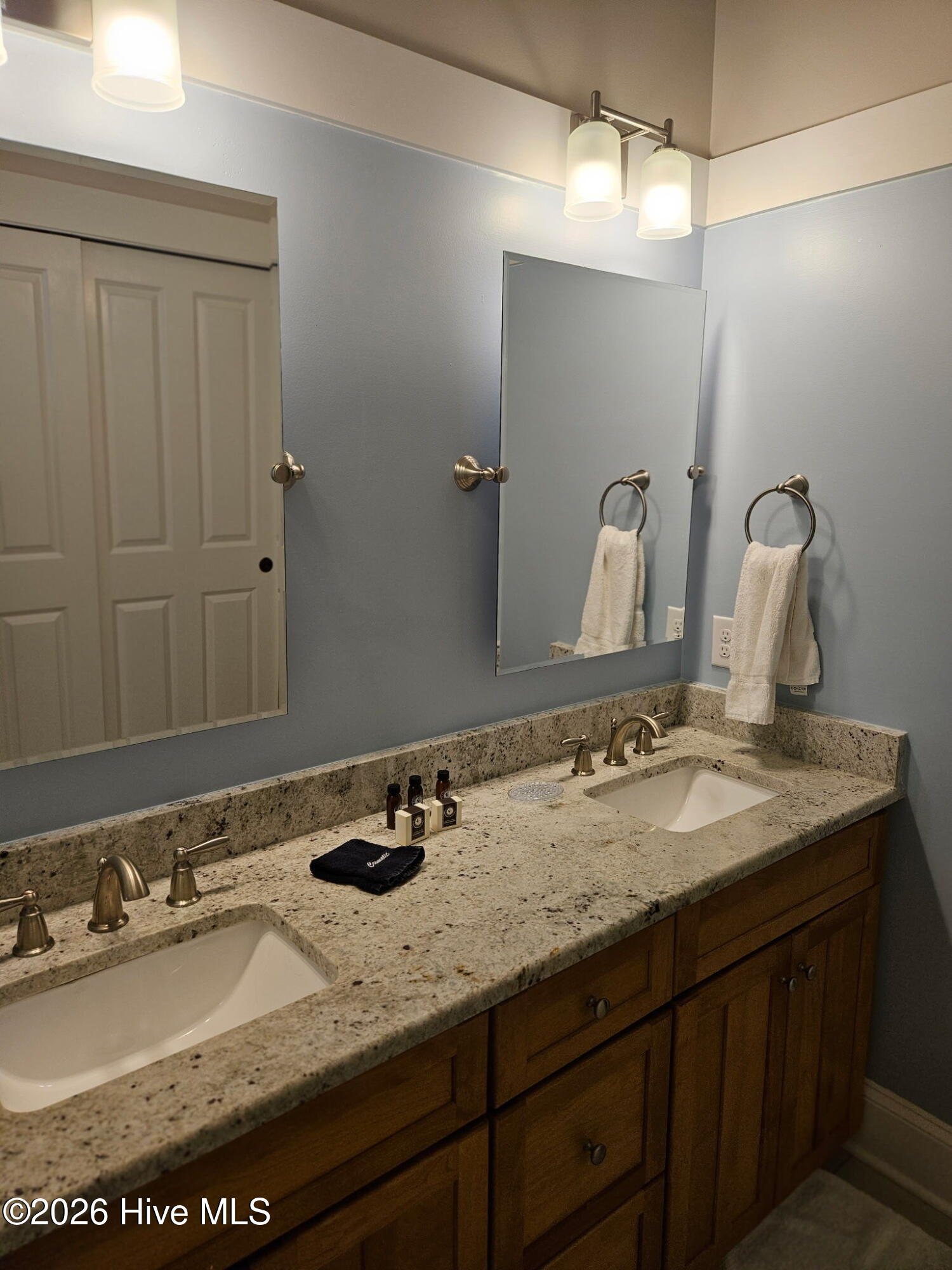 43 Earl Of Craven Court Week K Property Photo 8