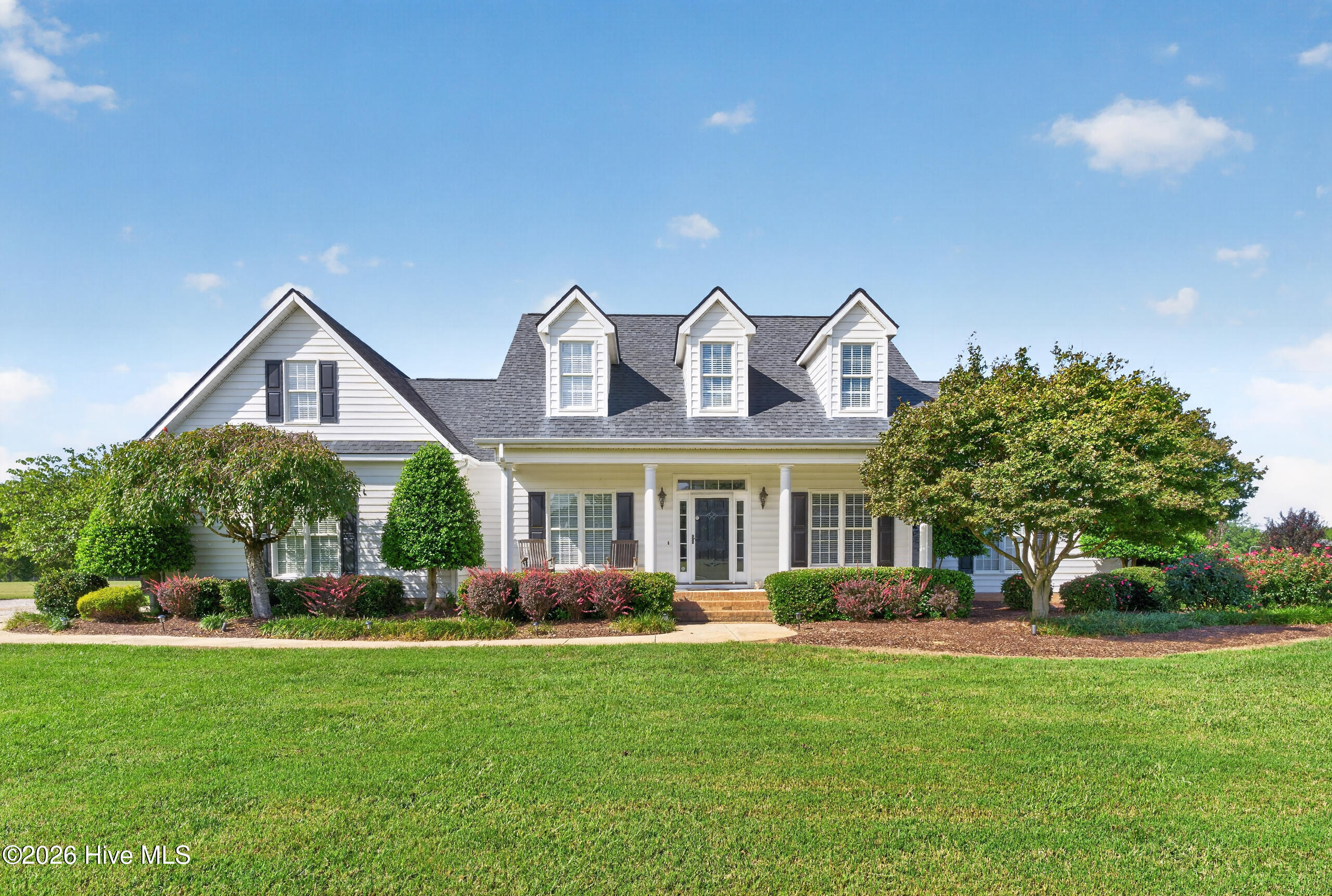 100/102 Sky Way Property Photo 4