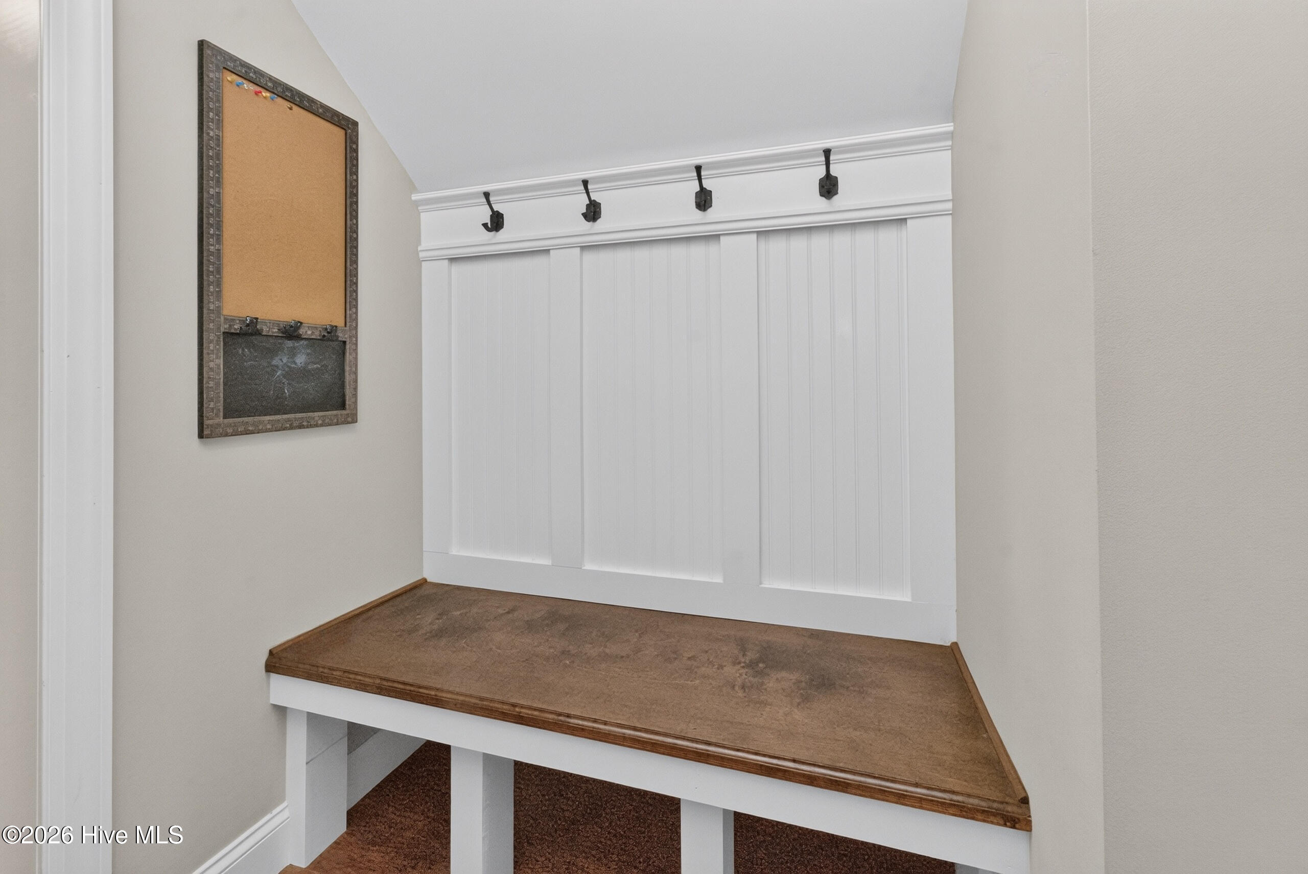 100/102 Sky Way Property Photo 15