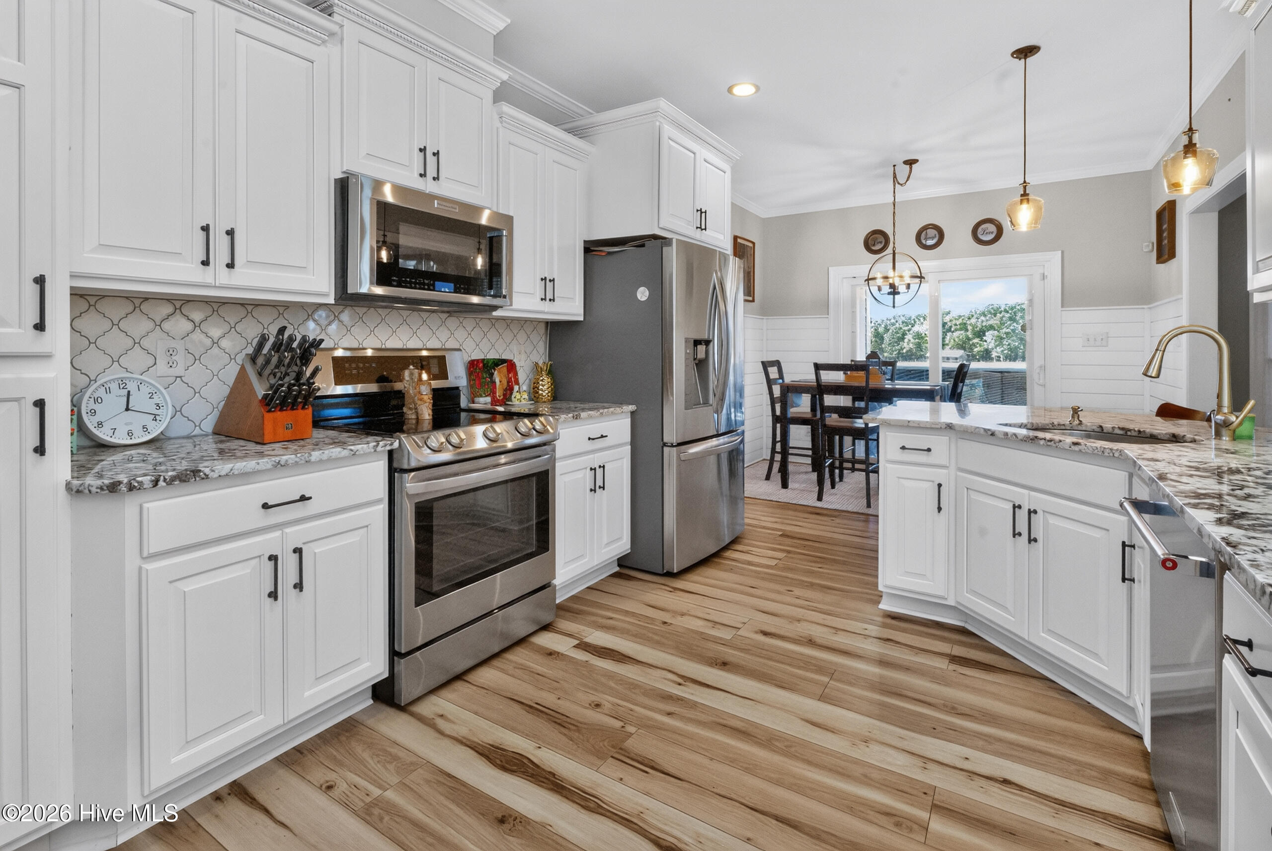 100/102 Sky Way Property Photo 18