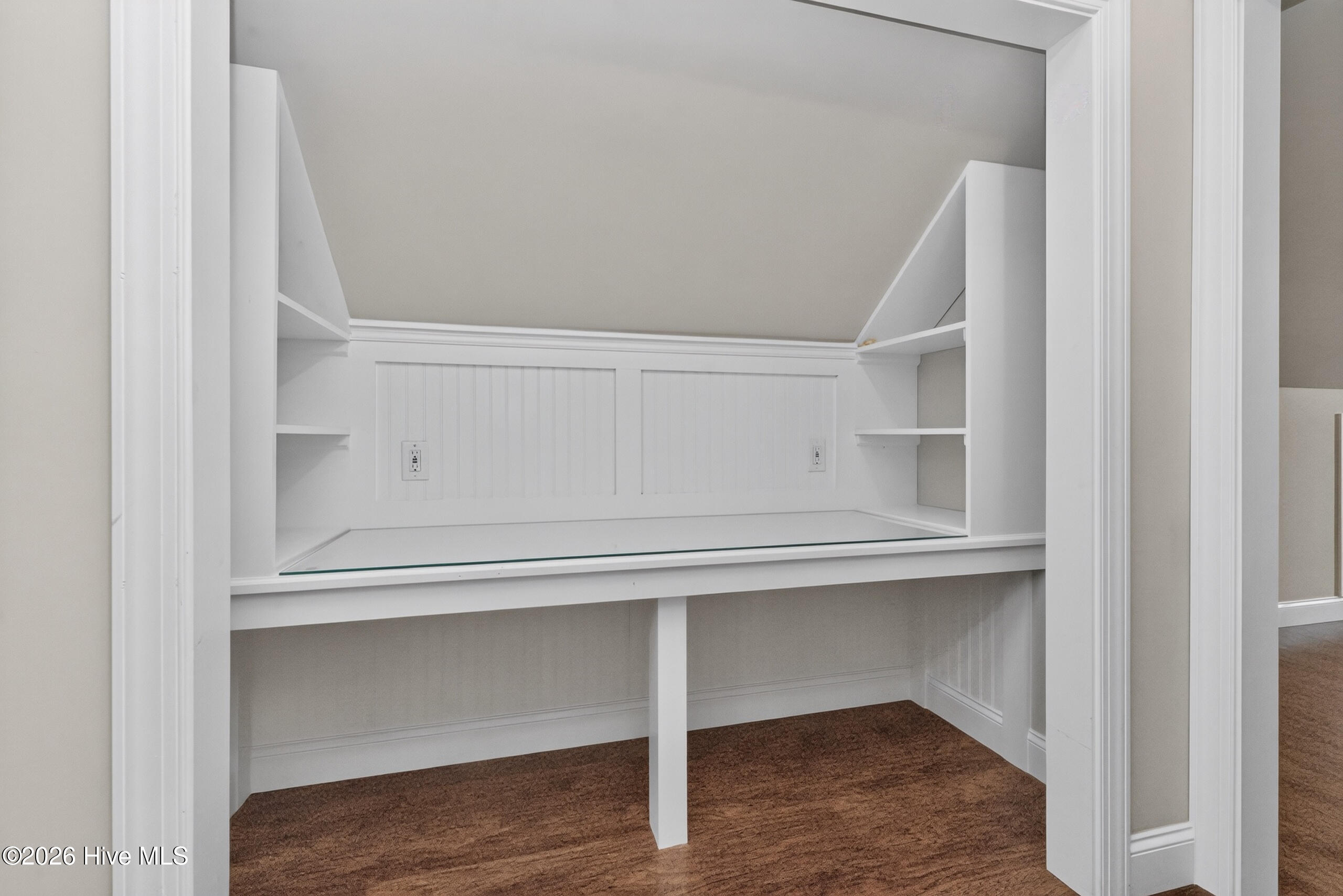 100/102 Sky Way Property Photo 34