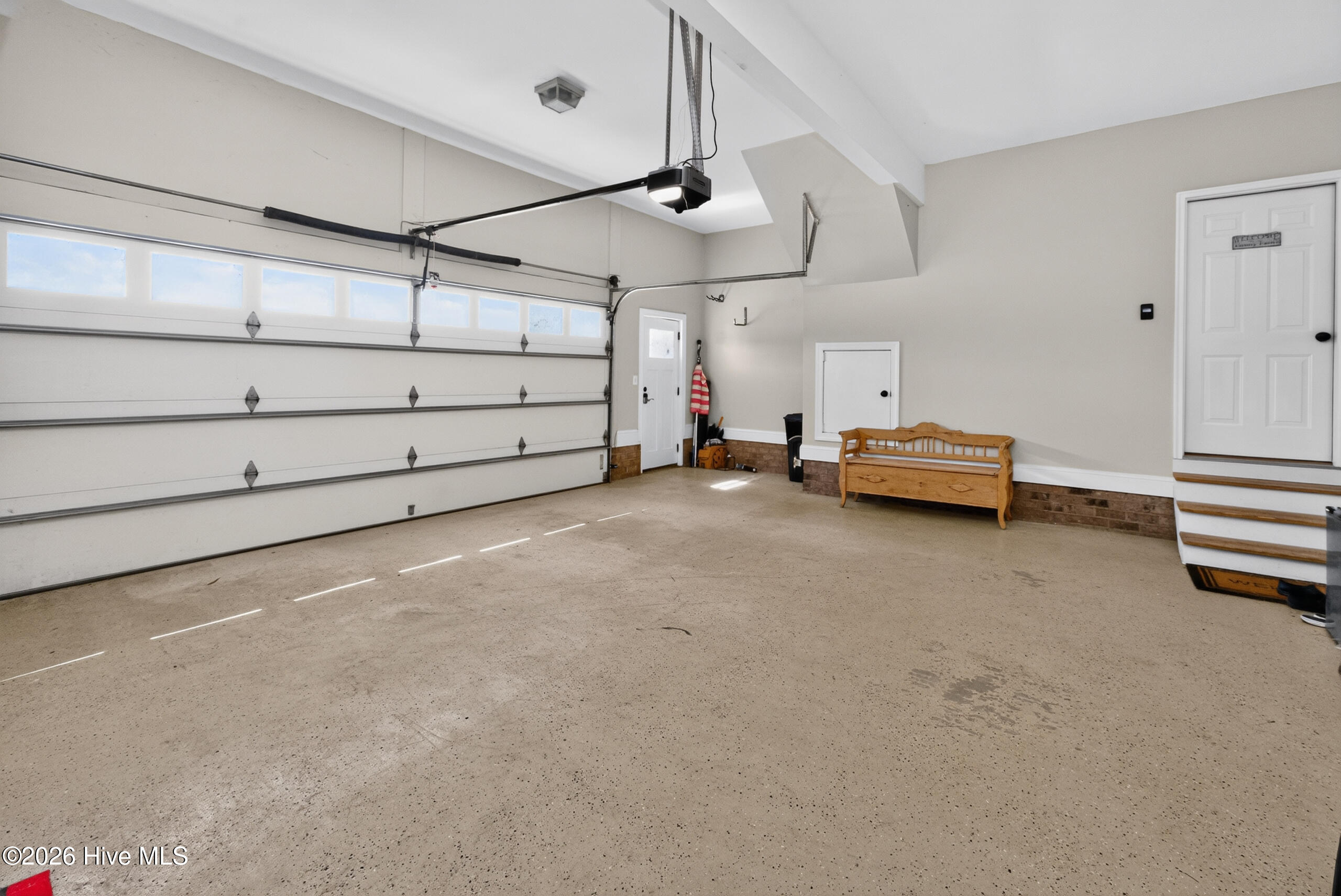 100/102 Sky Way Property Photo 38