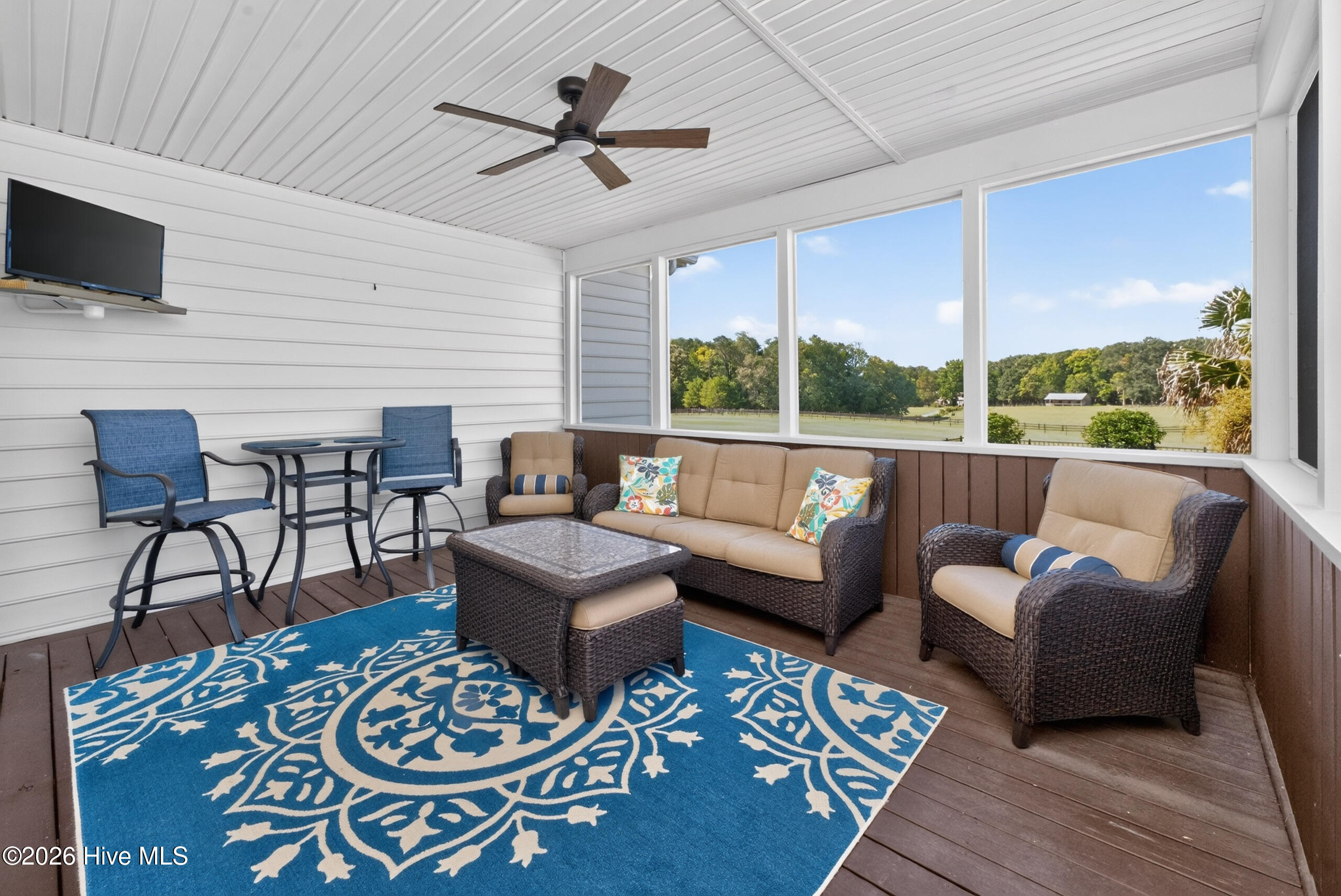 100/102 Sky Way Property Photo 39