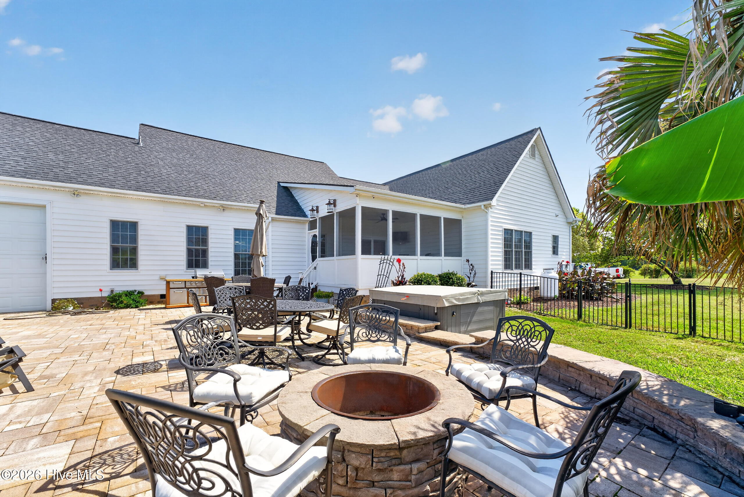 100/102 Sky Way Property Photo 40