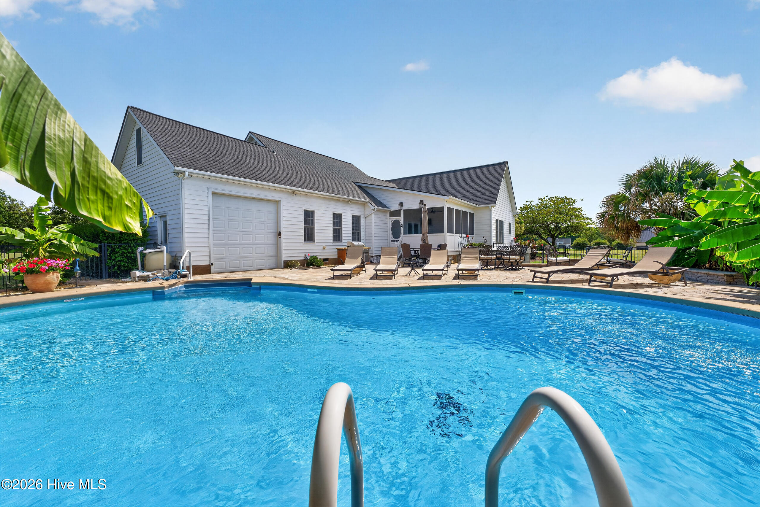 100/102 Sky Way Property Photo 43