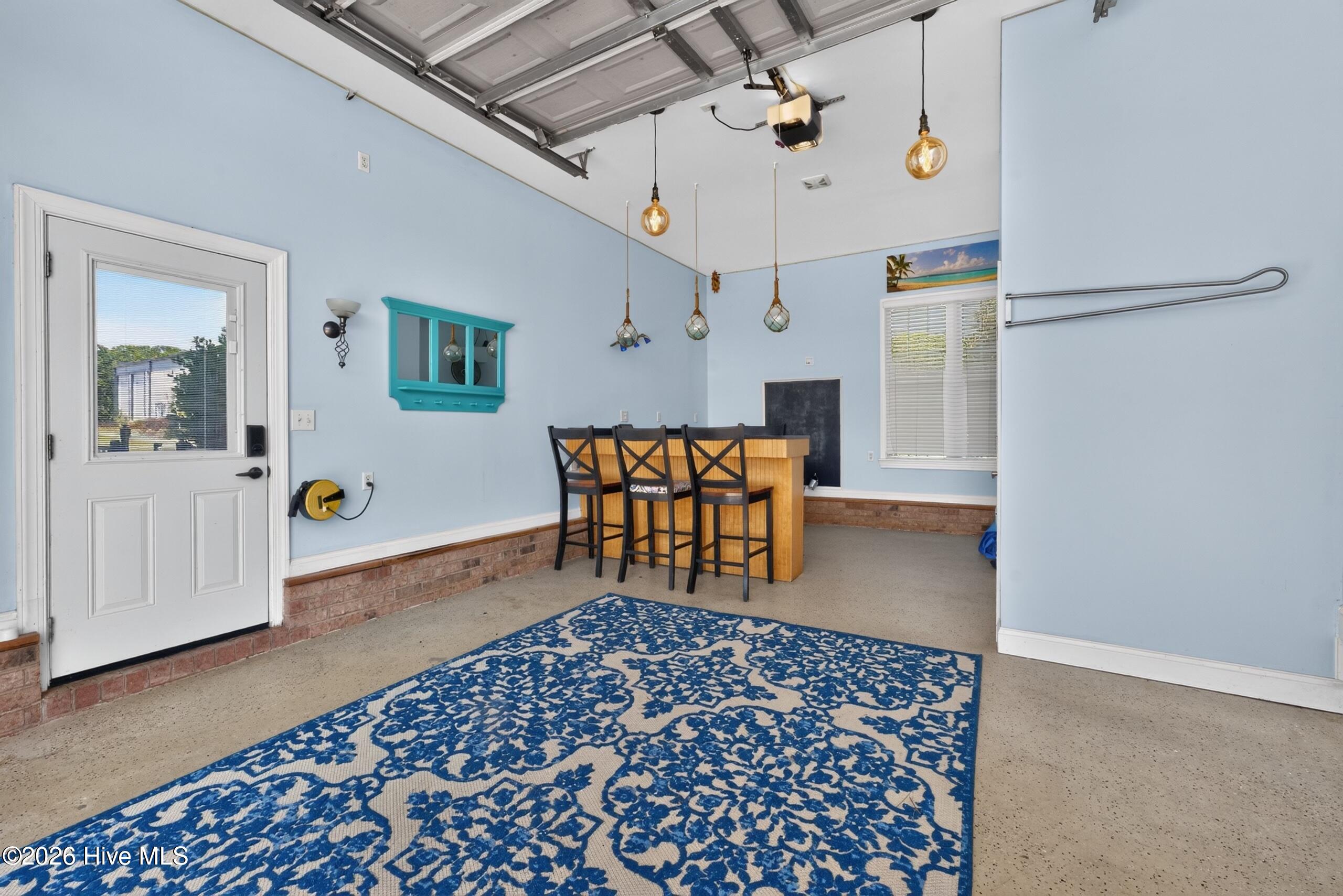 100/102 Sky Way Property Photo 46