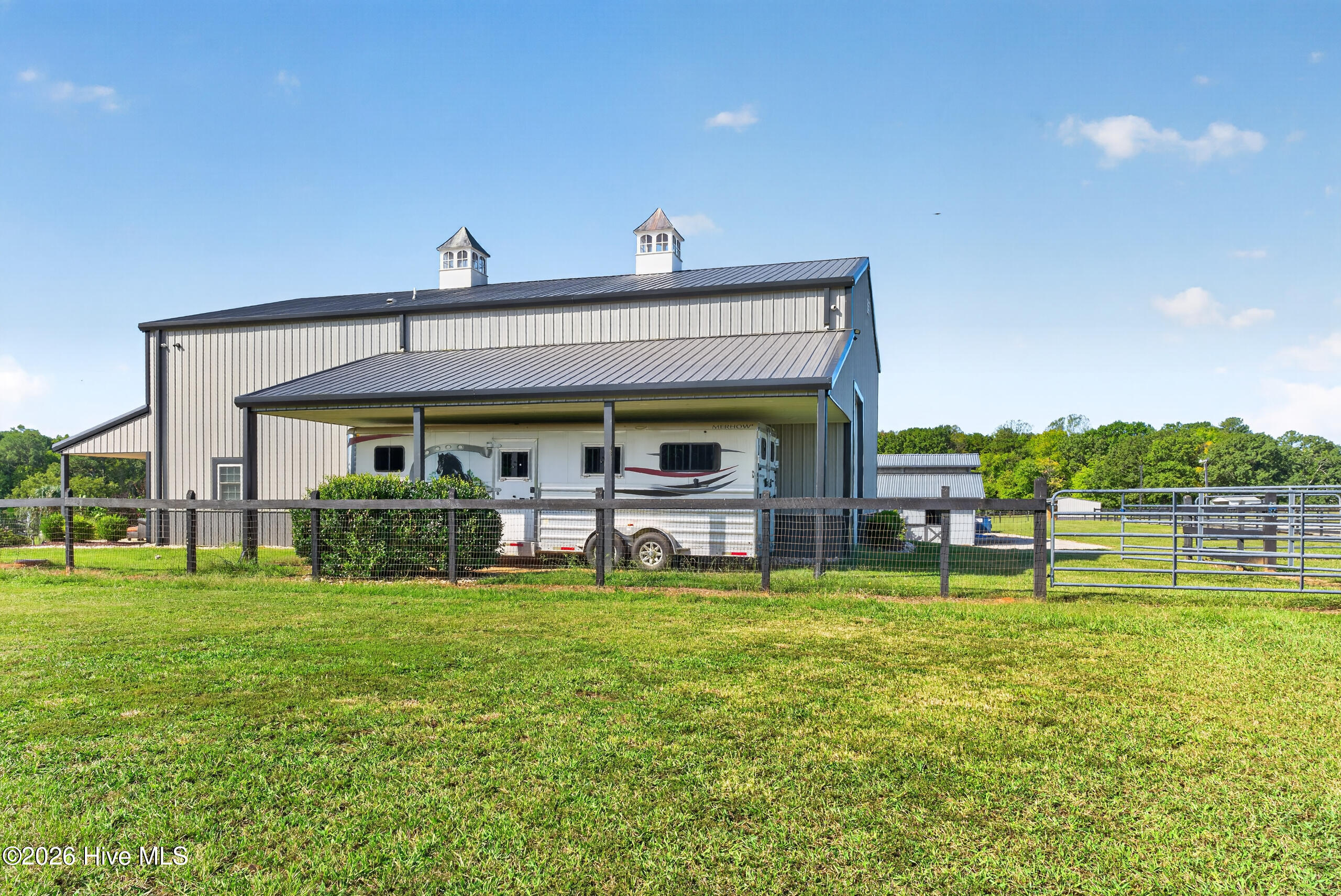 100/102 Sky Way Property Photo 51