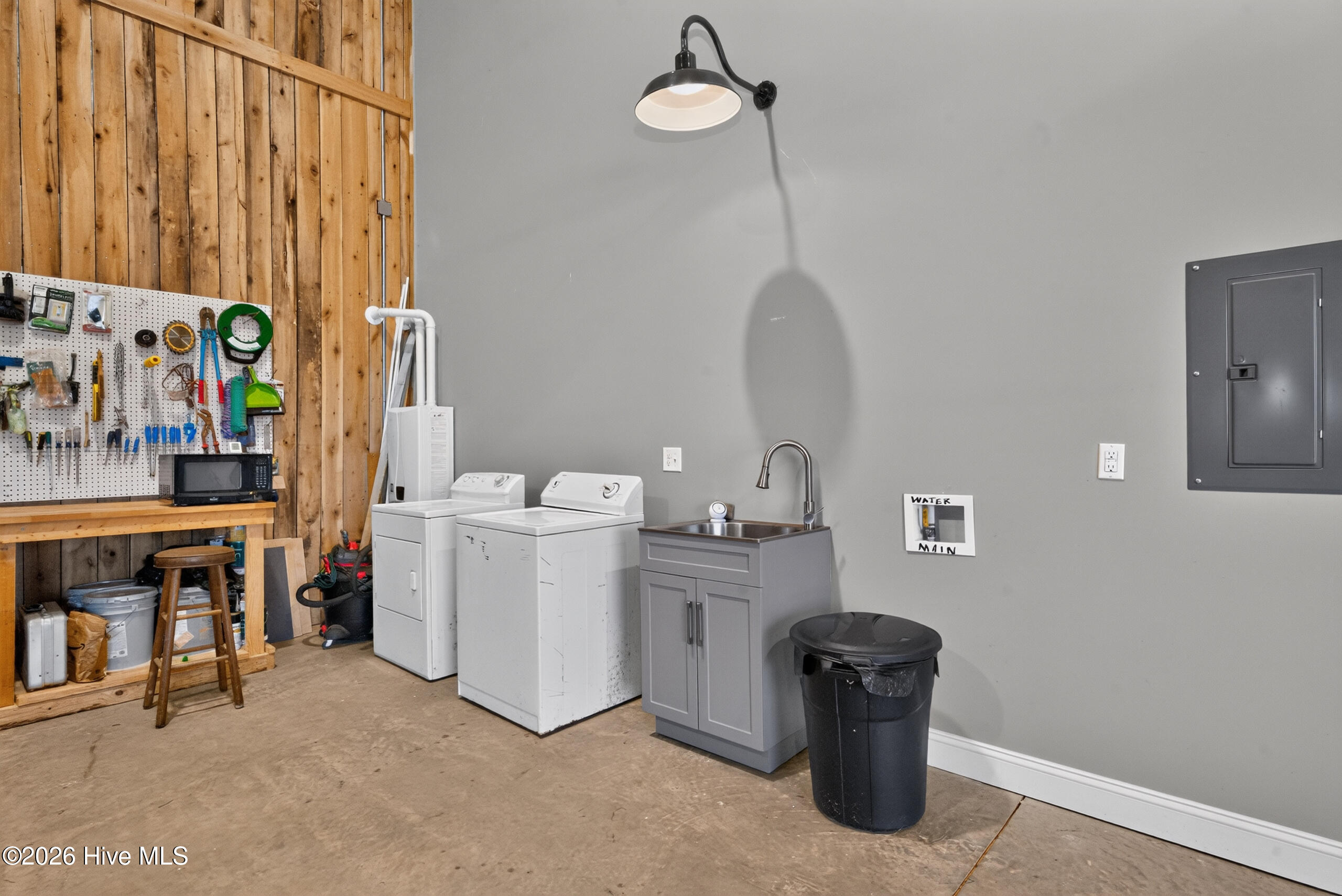 100/102 Sky Way Property Photo 54