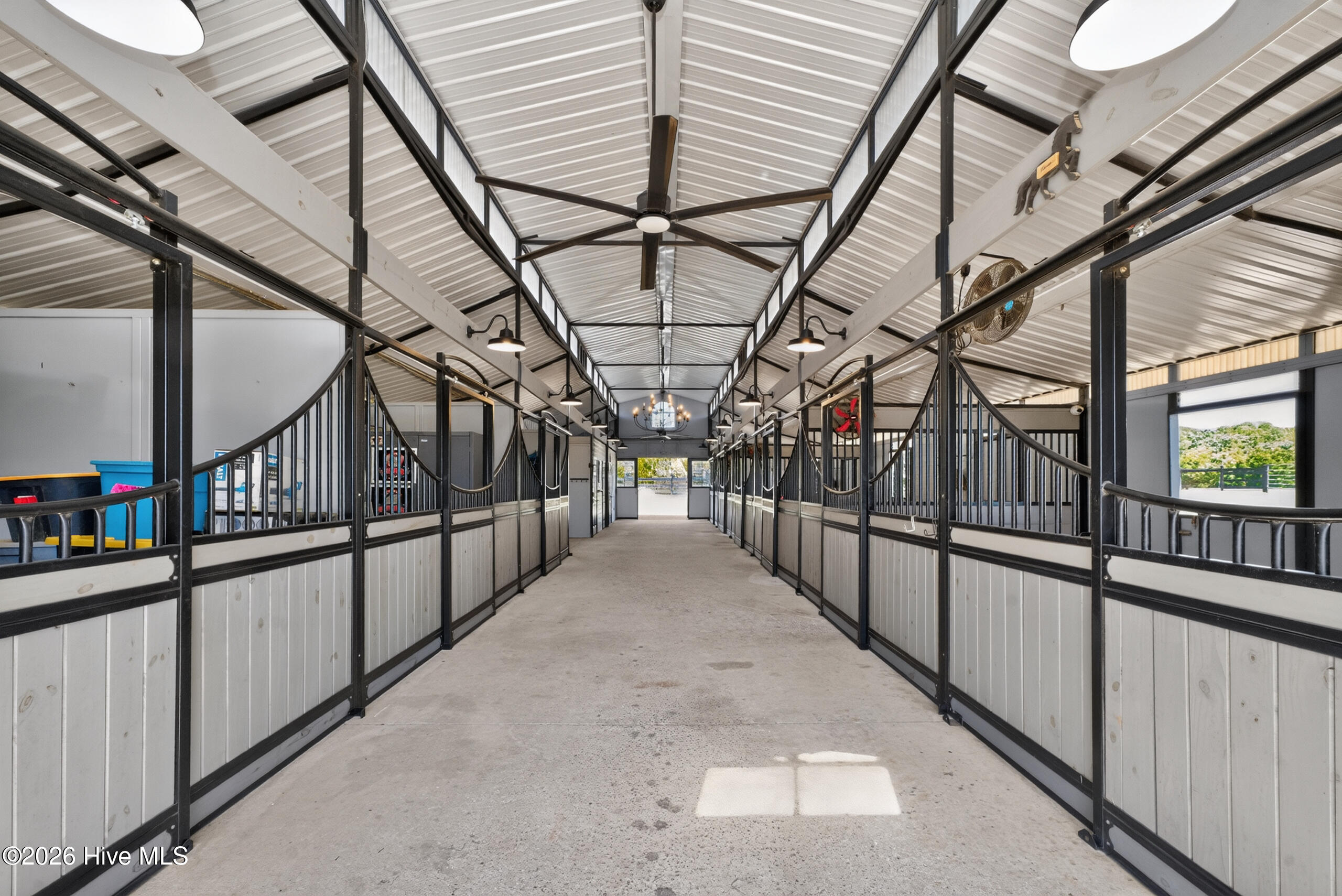 100/102 Sky Way Property Photo 67